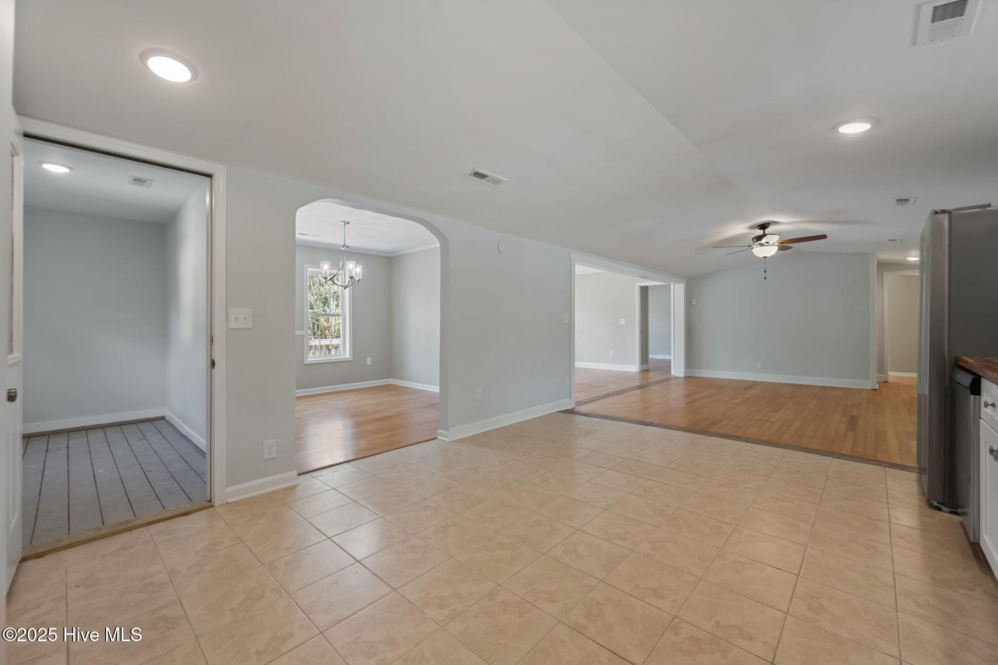 100551658 | Photo 15