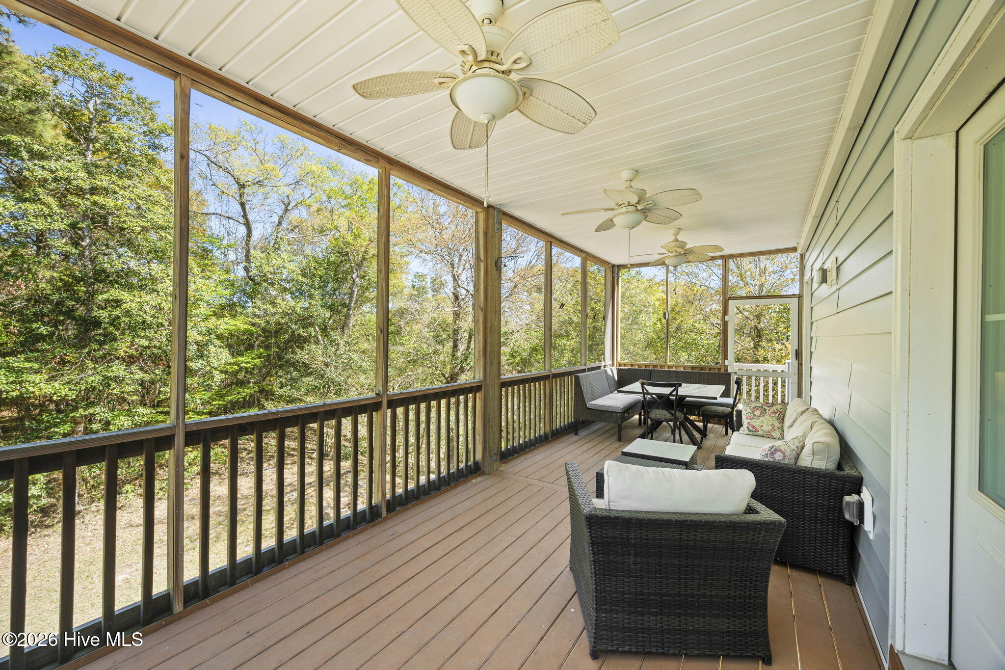 100565691 | Photo 42