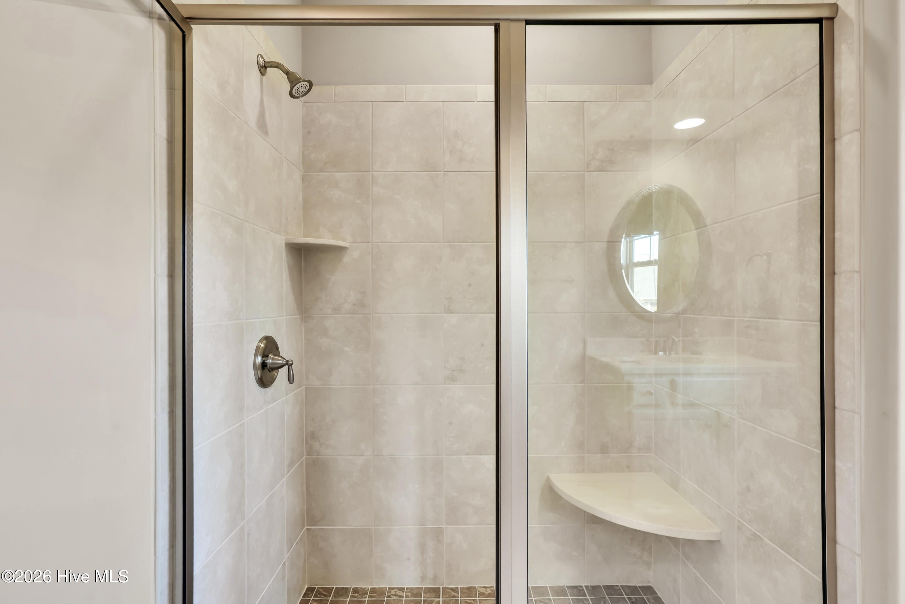 100562046 | Photo 28