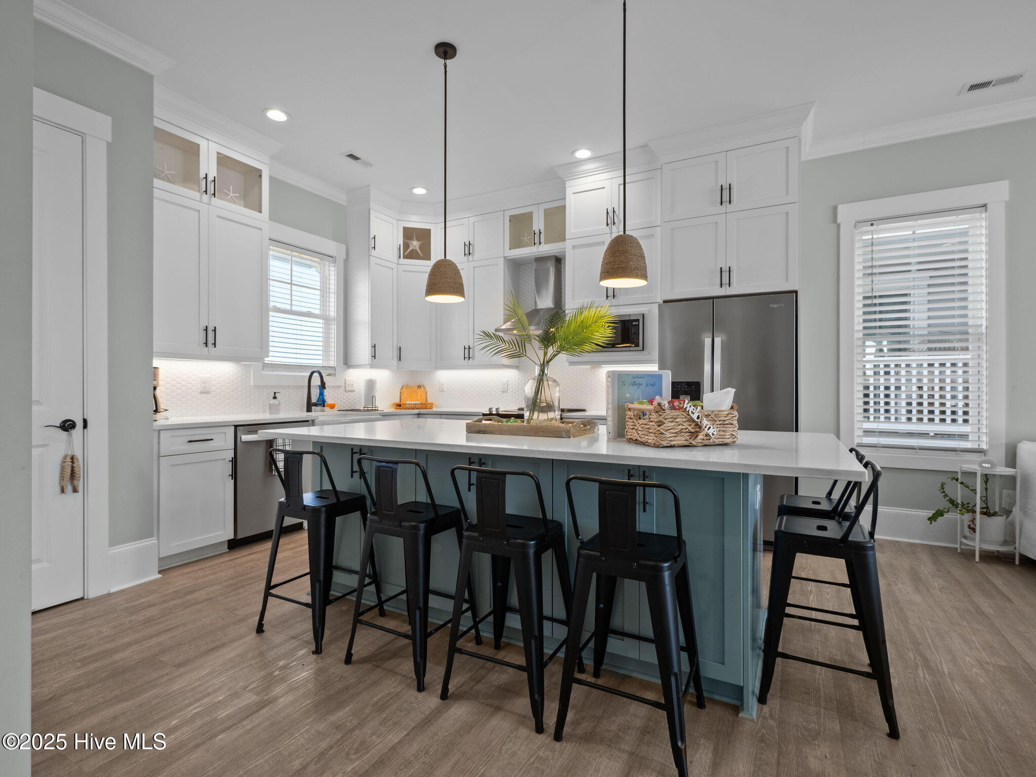 100535582 | Photo 23