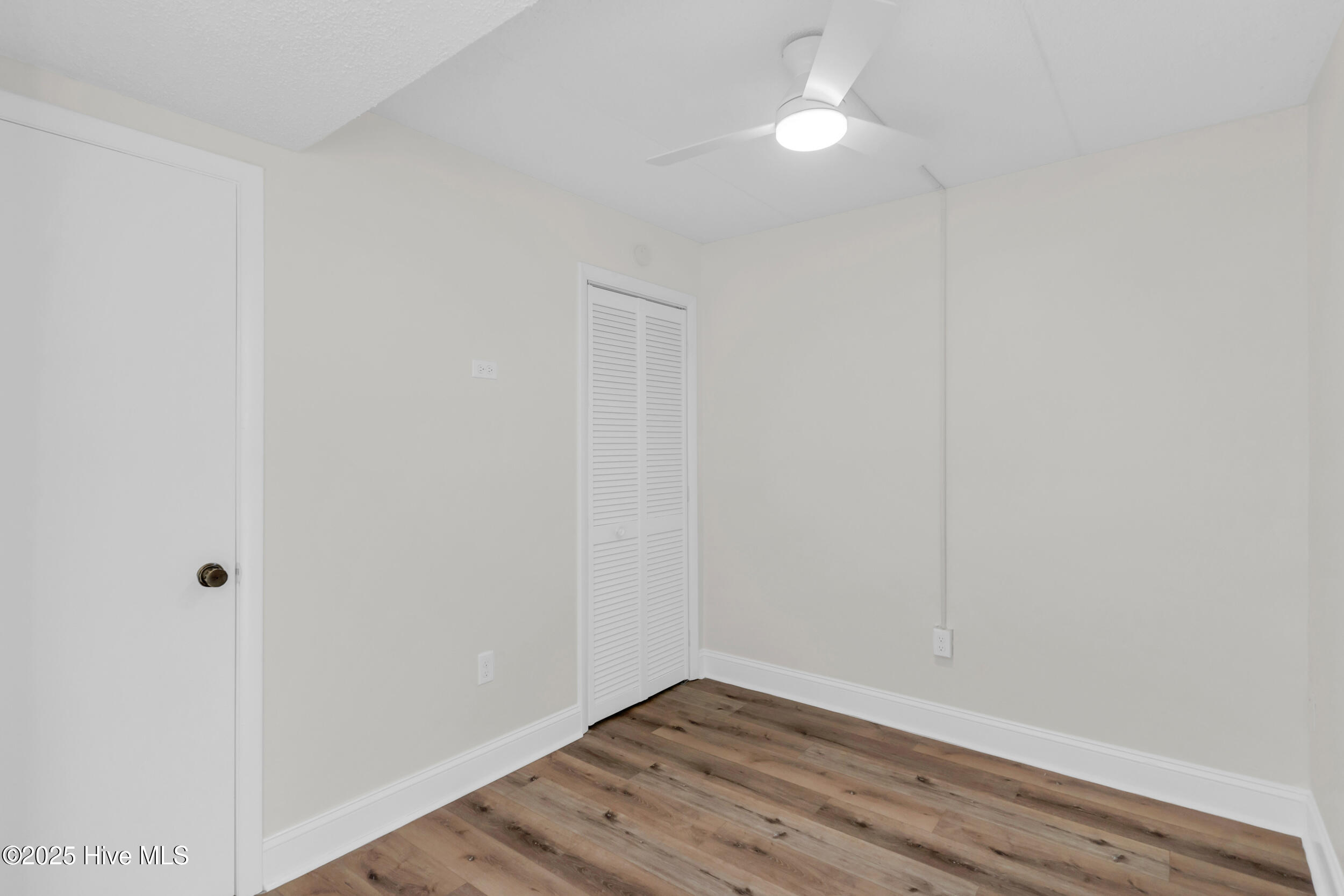 100516351 | Photo 24