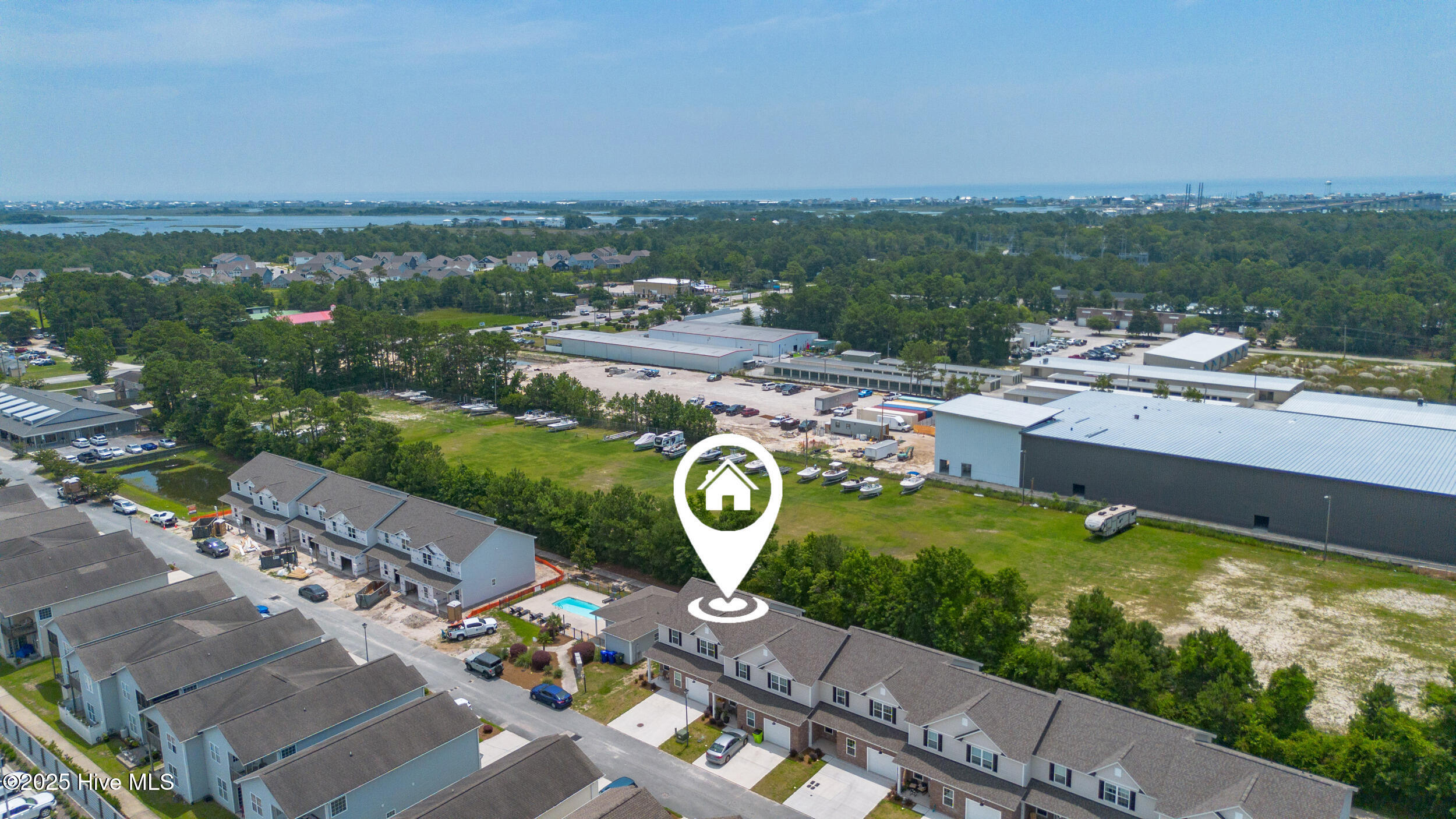 100563674 | Photo 34