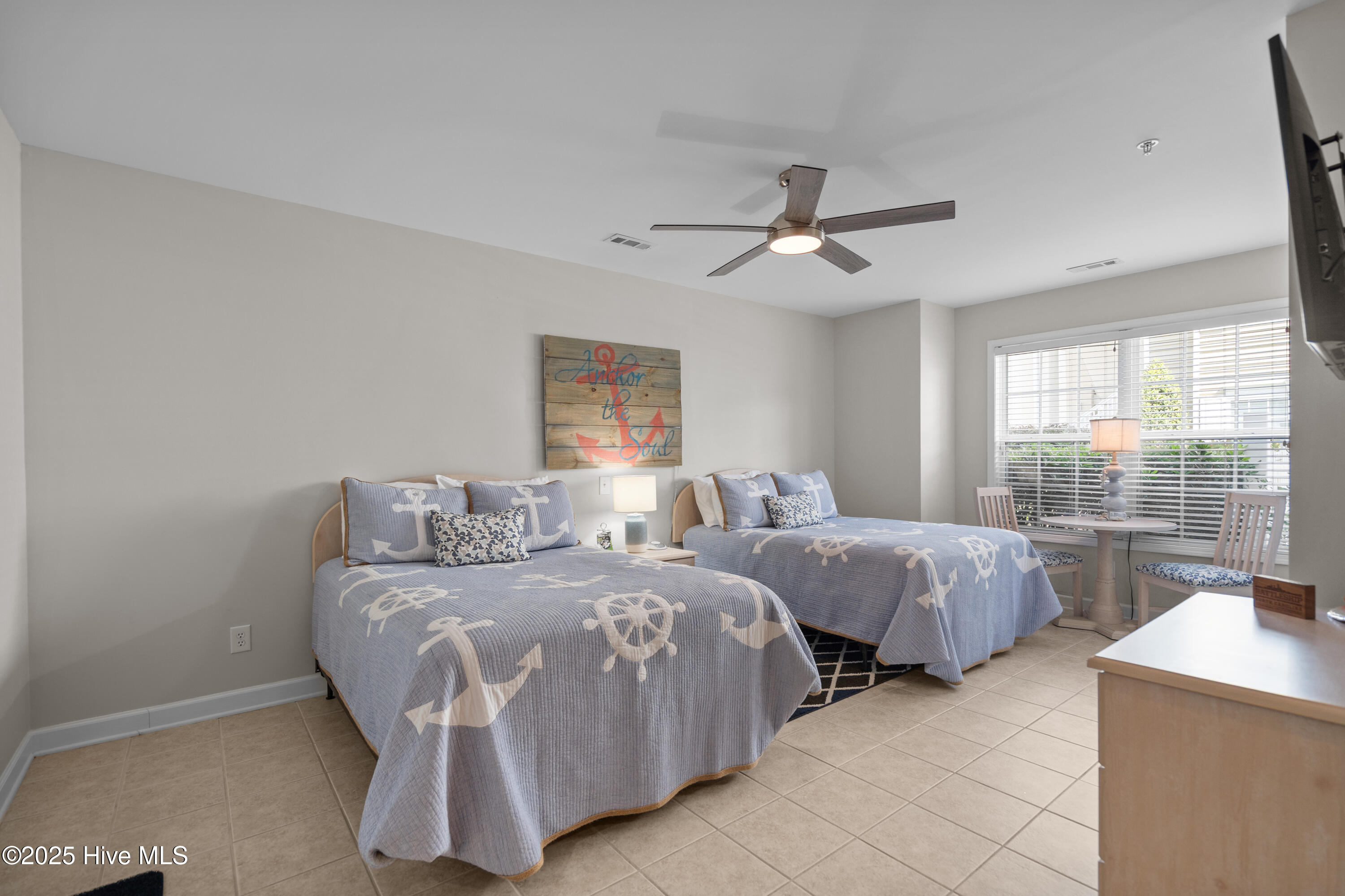 100527638 | Photo 31