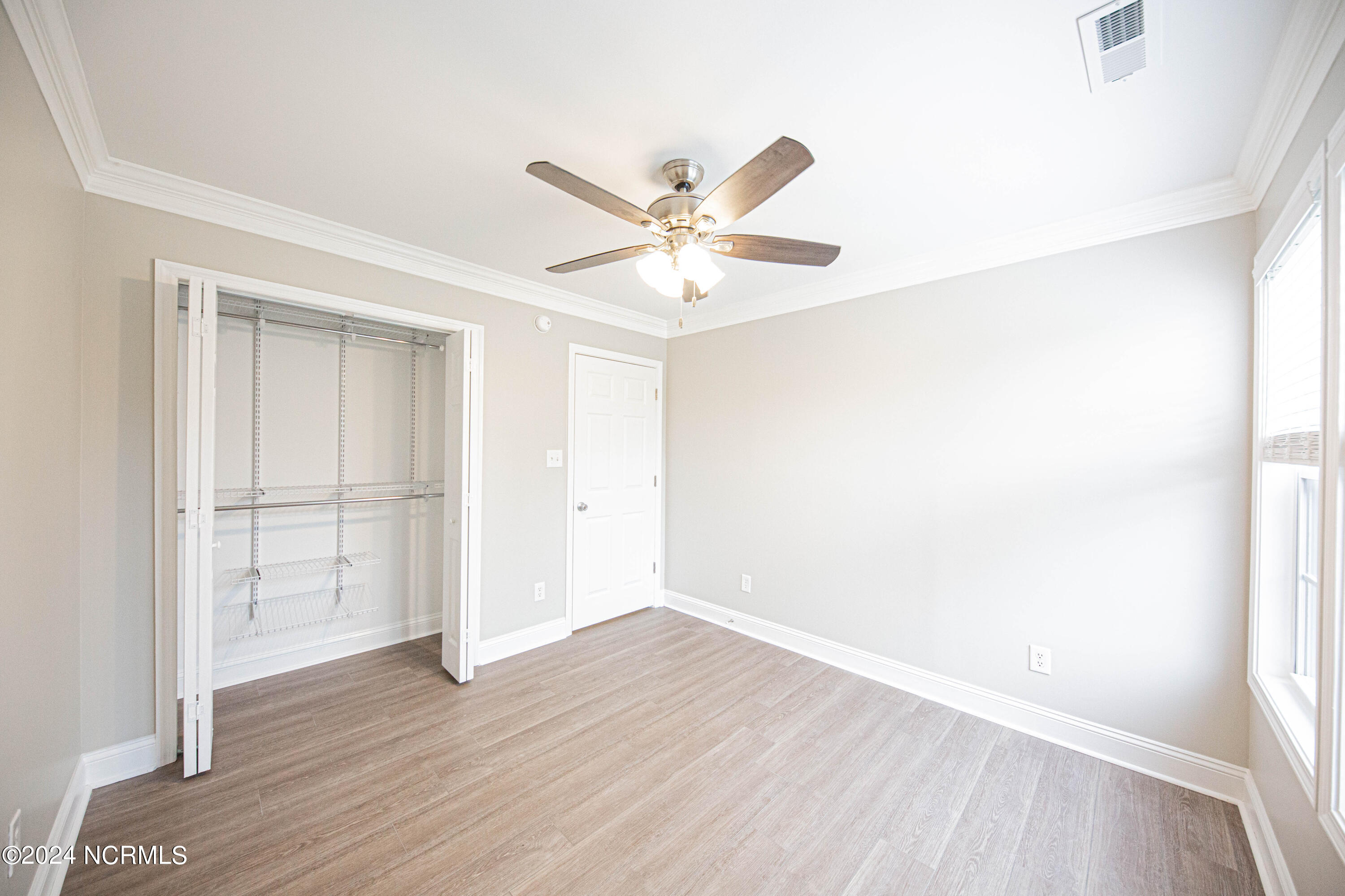 100566053 | Photo 45