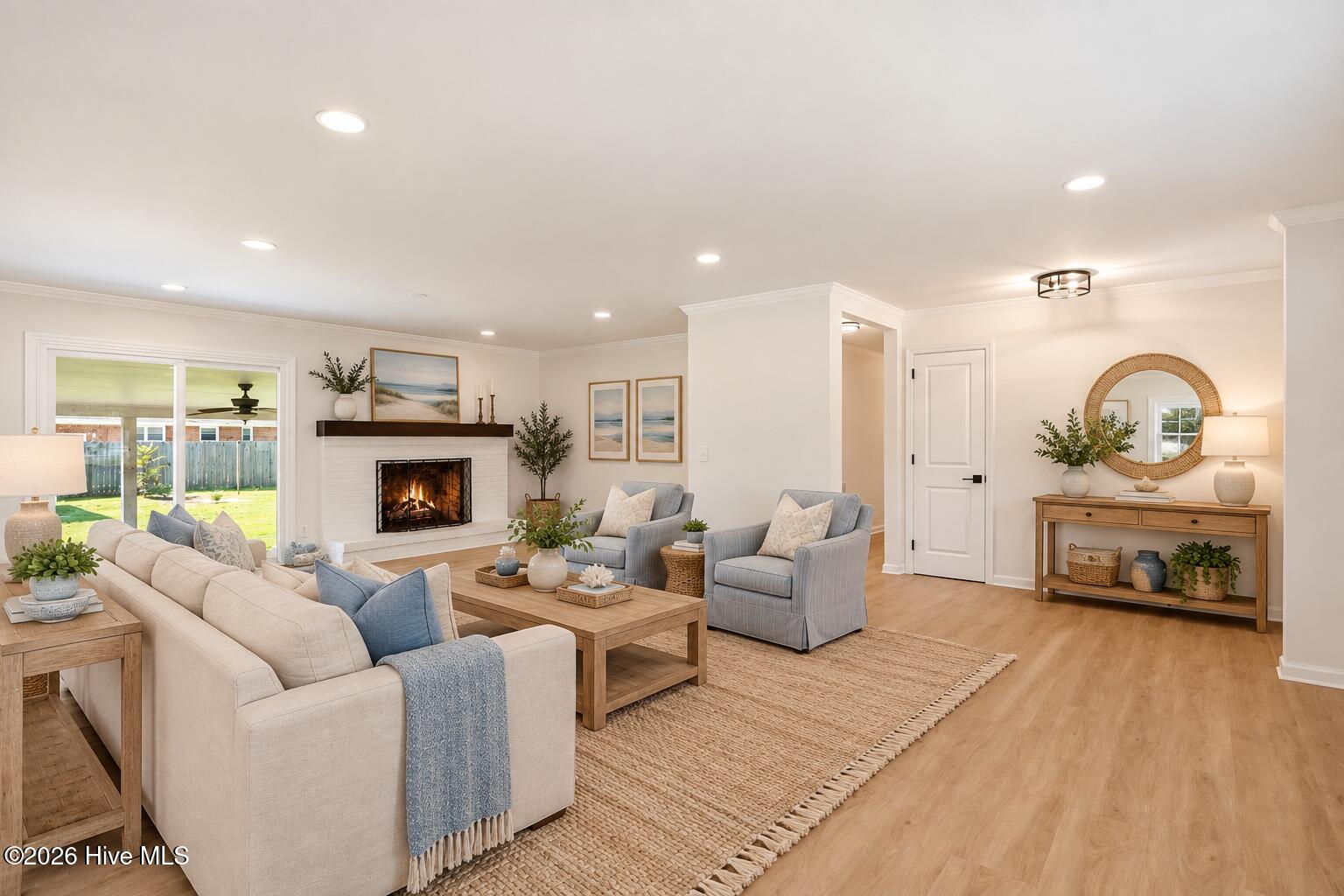 100597253 | Photo 3