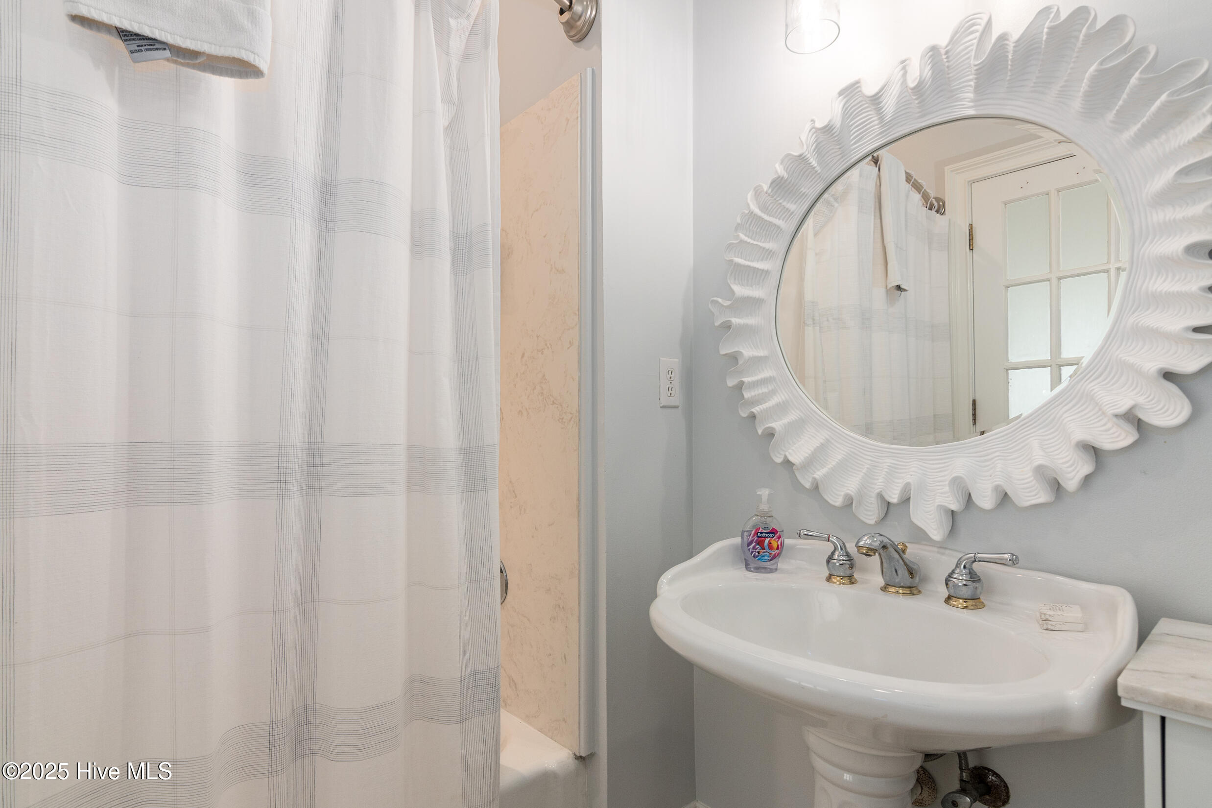 100509749 | Photo 13