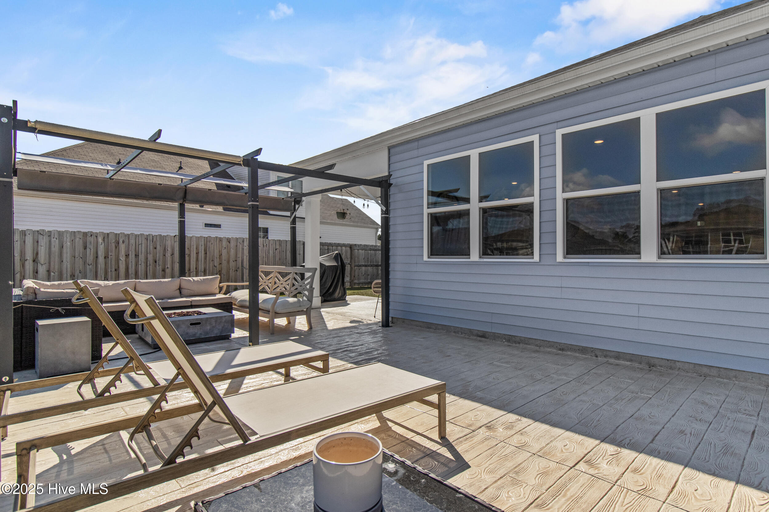 100535105 | Photo 36