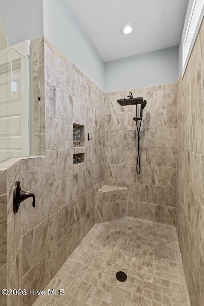 100558898 | Photo 47