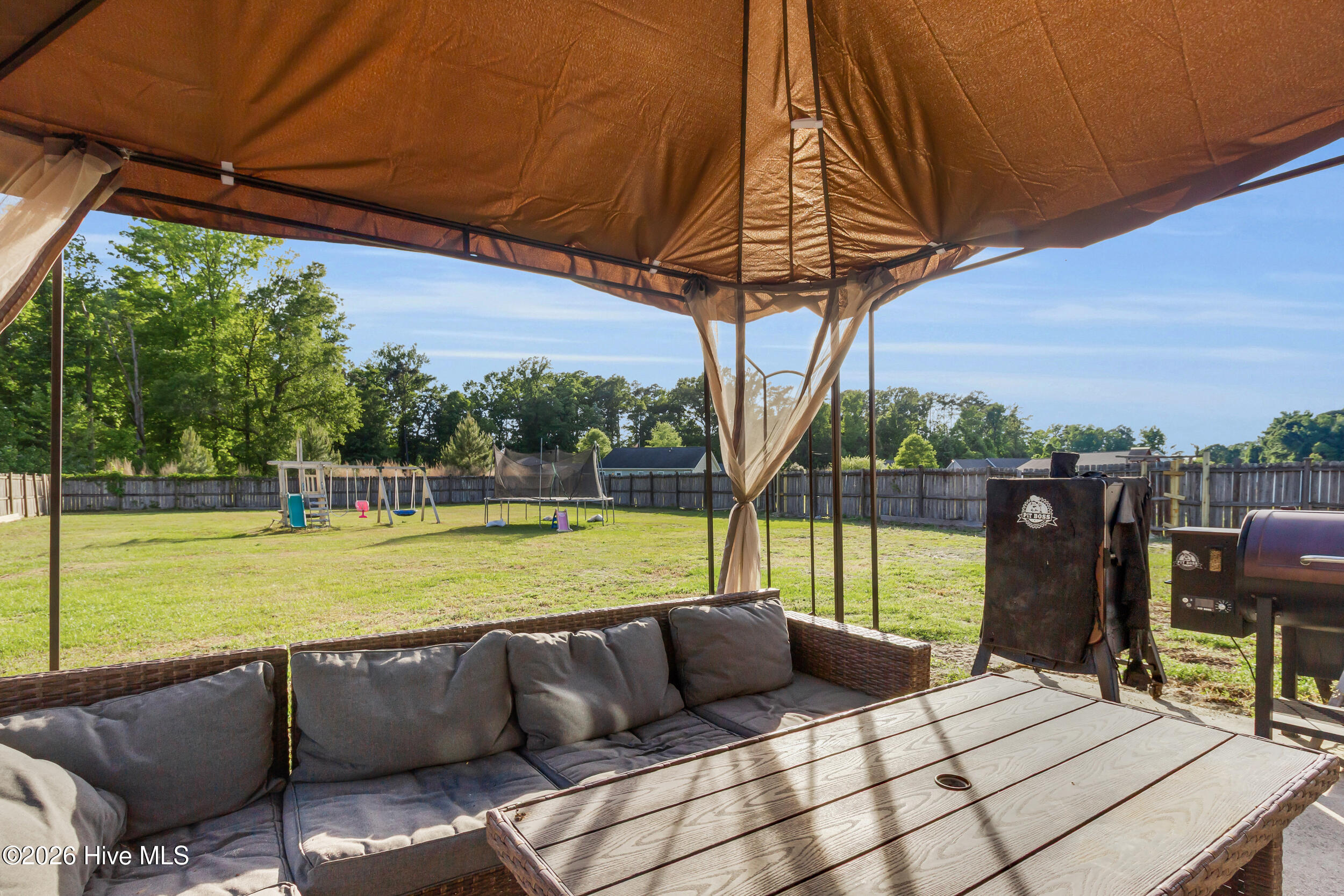 100570430 | Photo 18