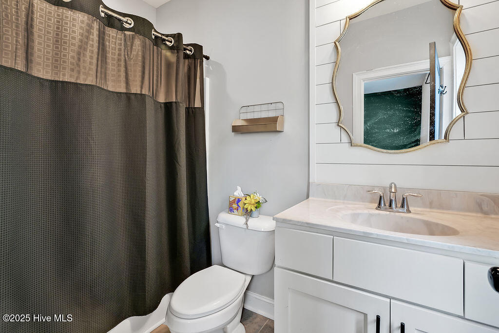 100518744 | Photo 32