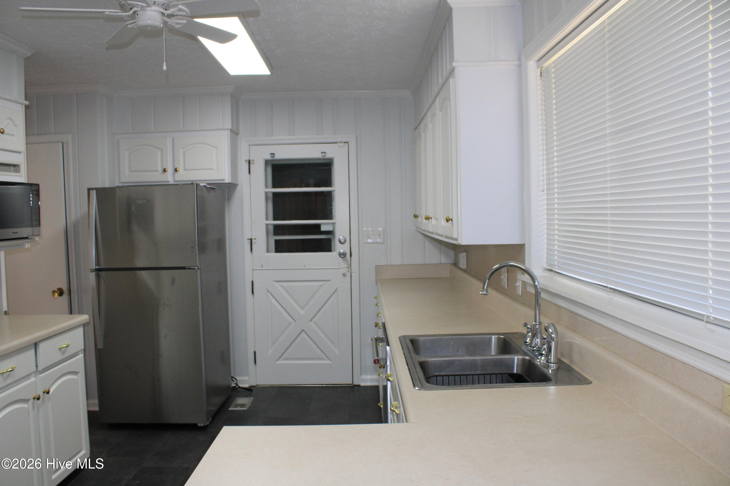 Refrigerator provided
