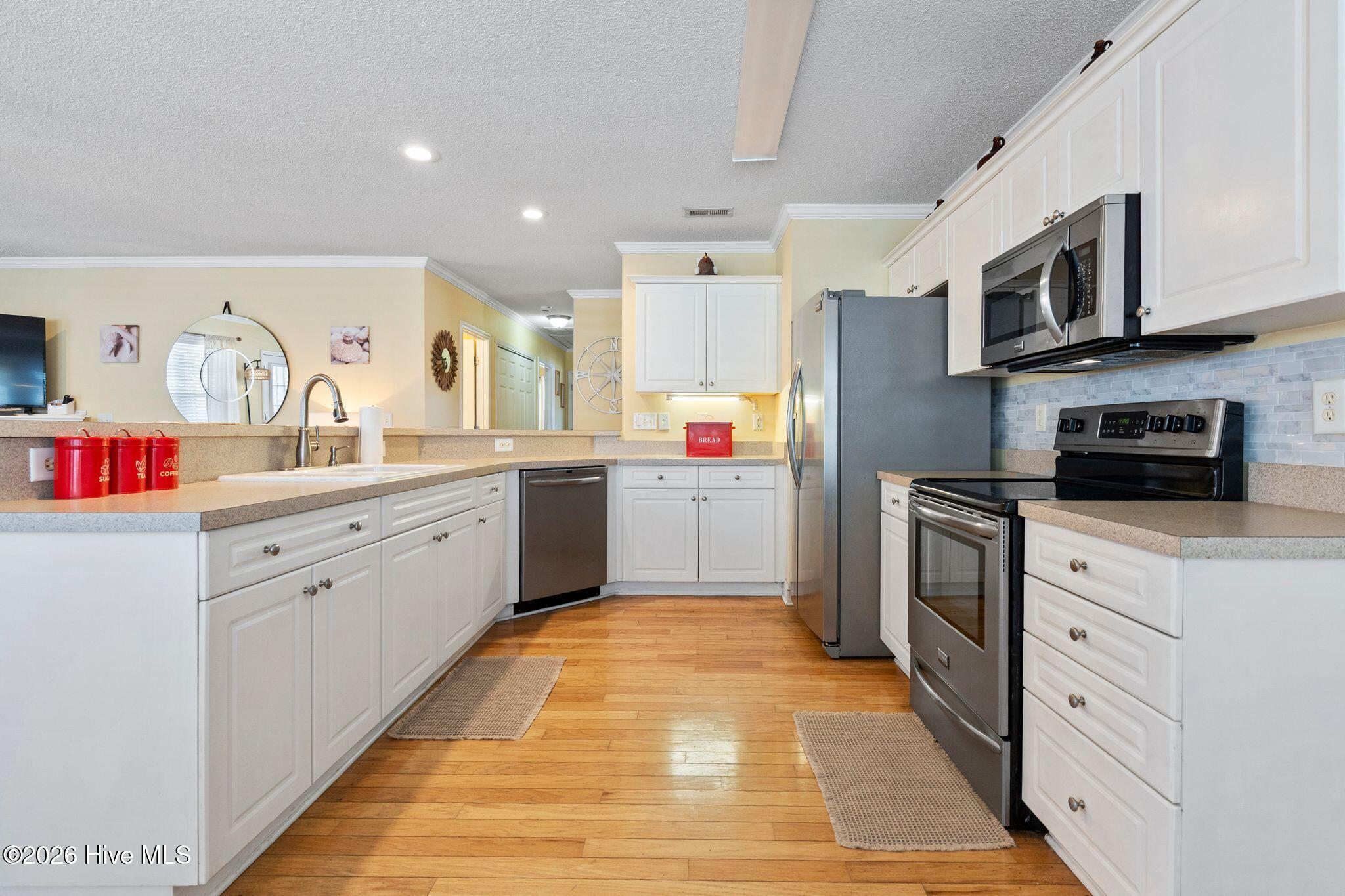 100554747 | Photo 16