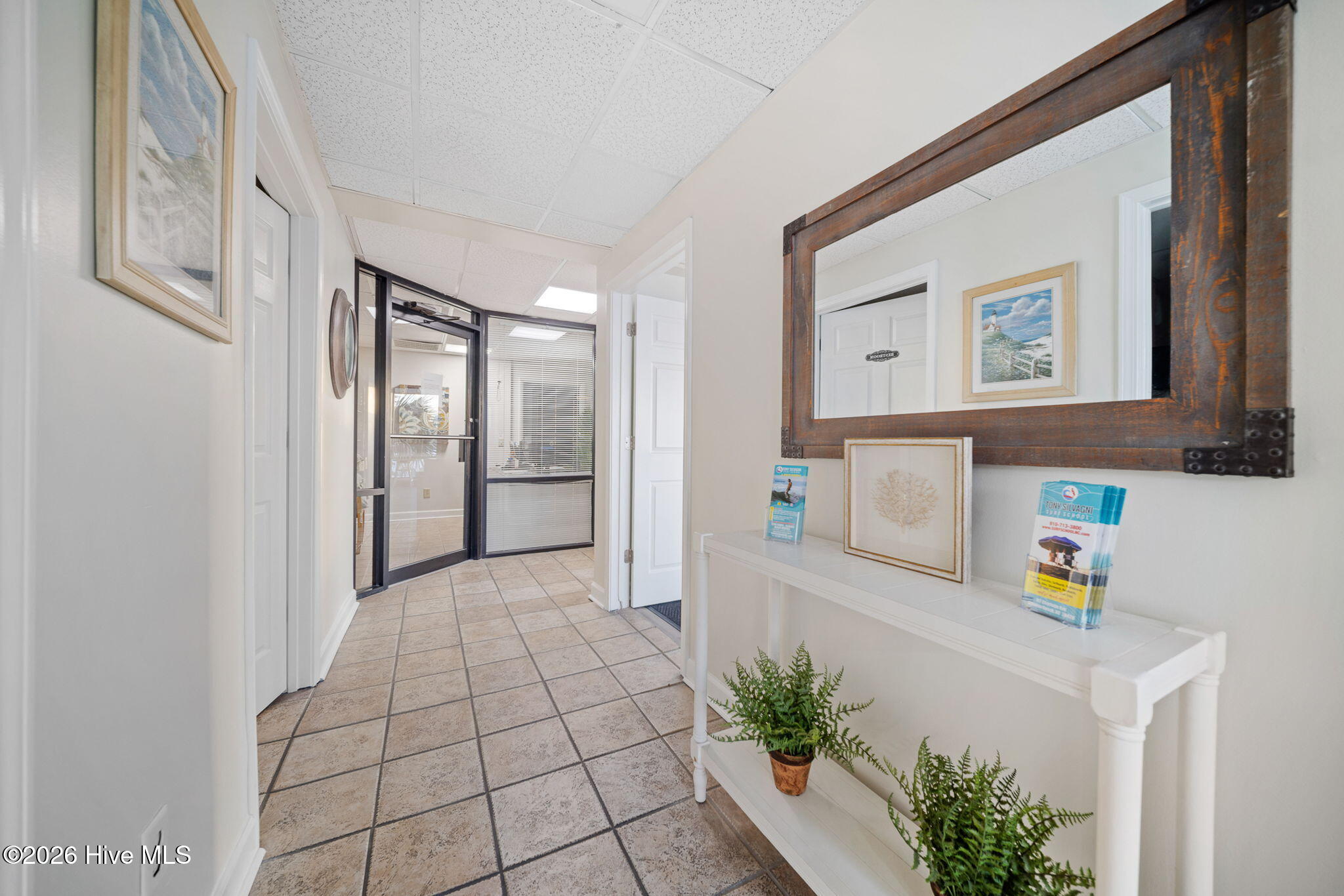 100561772 | Photo 45