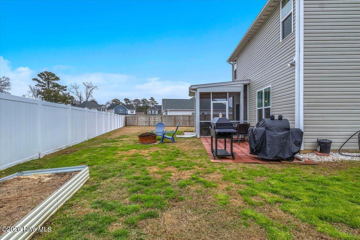 100558100 | Photo 53