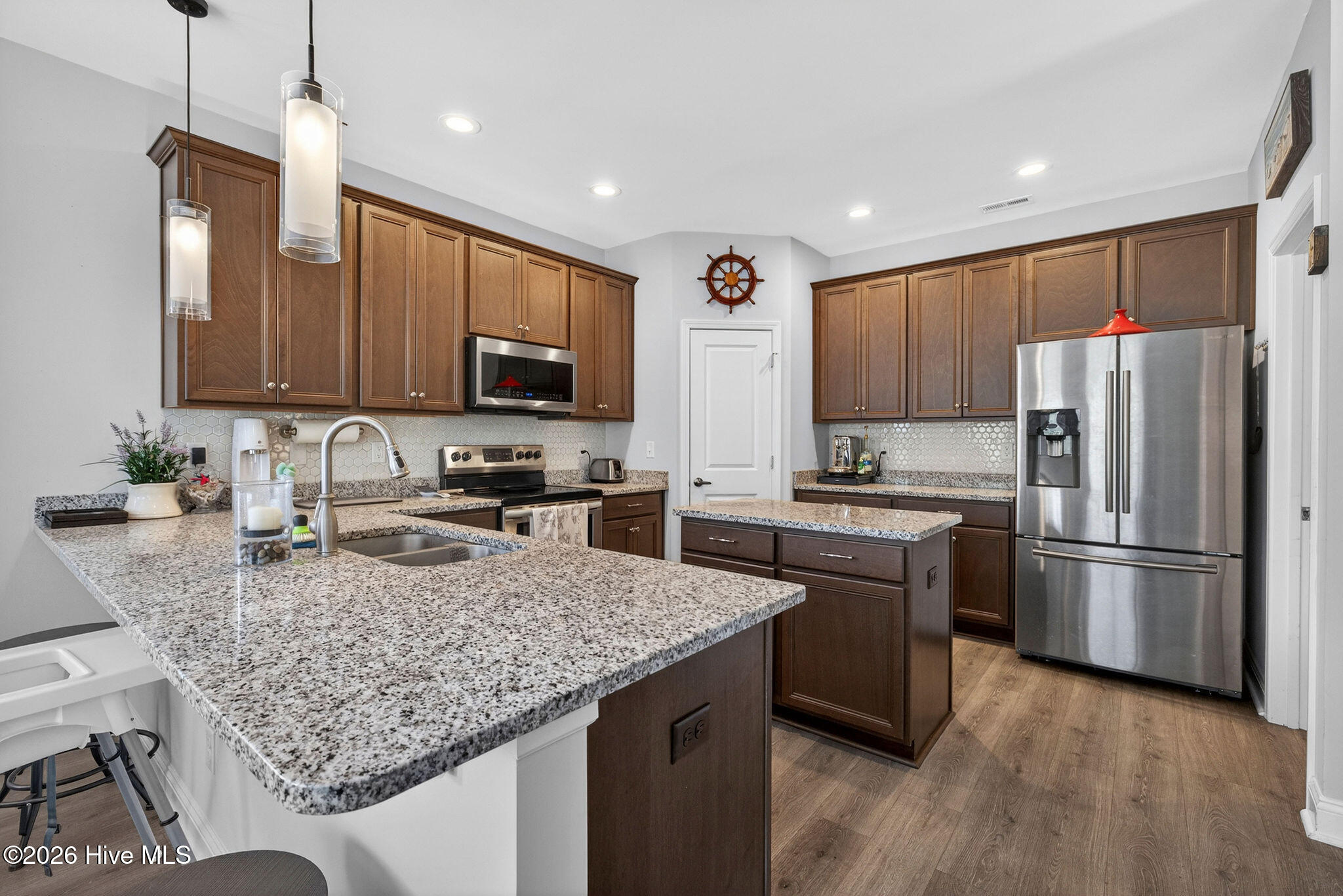 100570074 | Photo 14