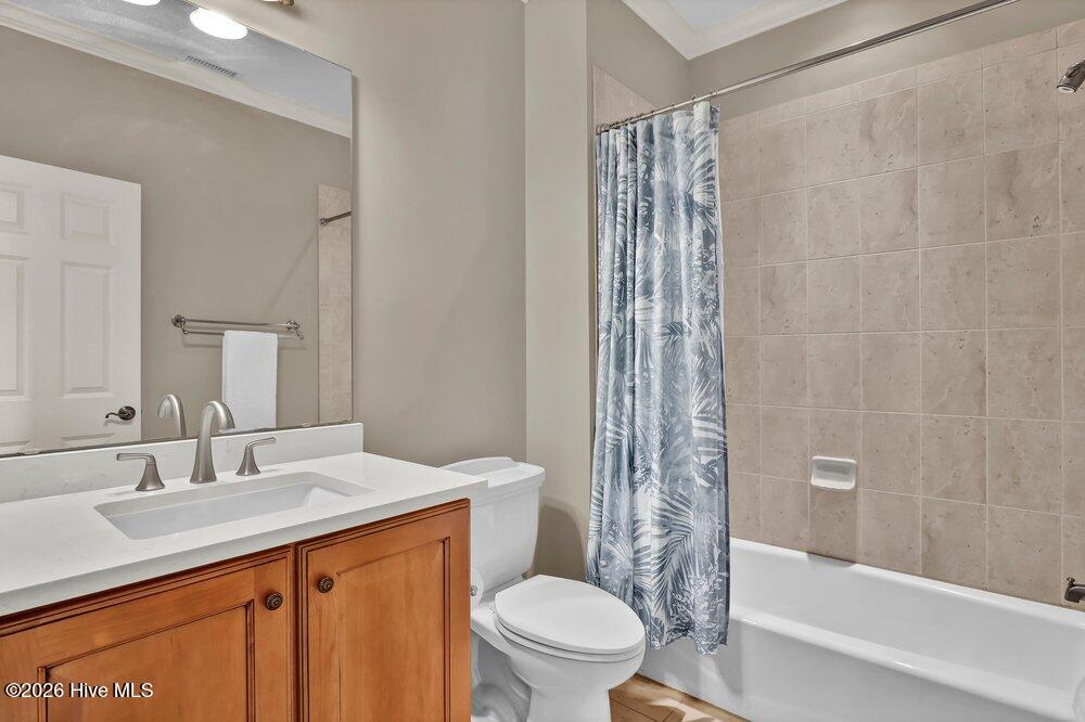 100555376 | Photo 40