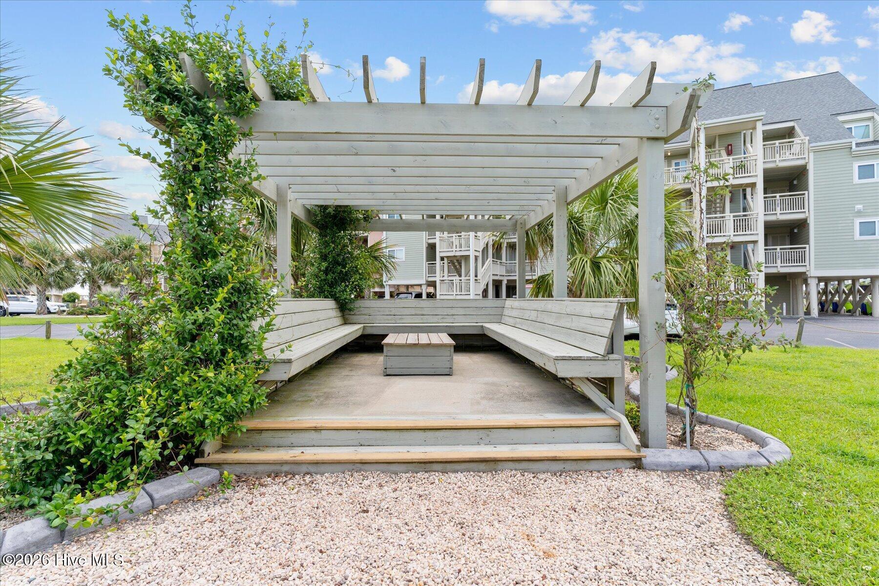 100564383 | Photo 51