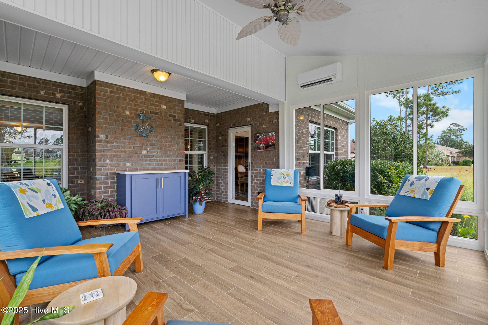 100531104 | Photo 27