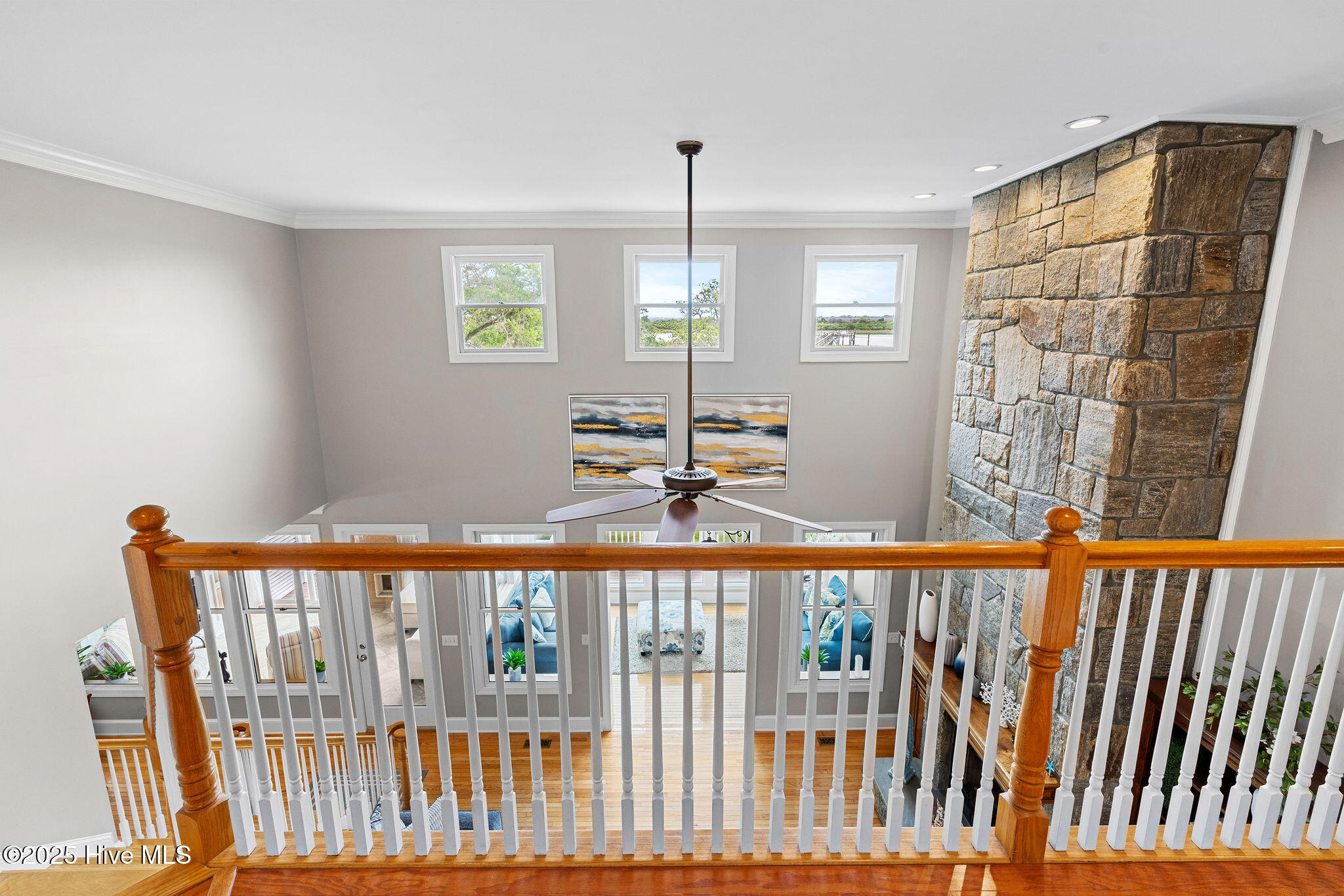 100556700 | Photo 44