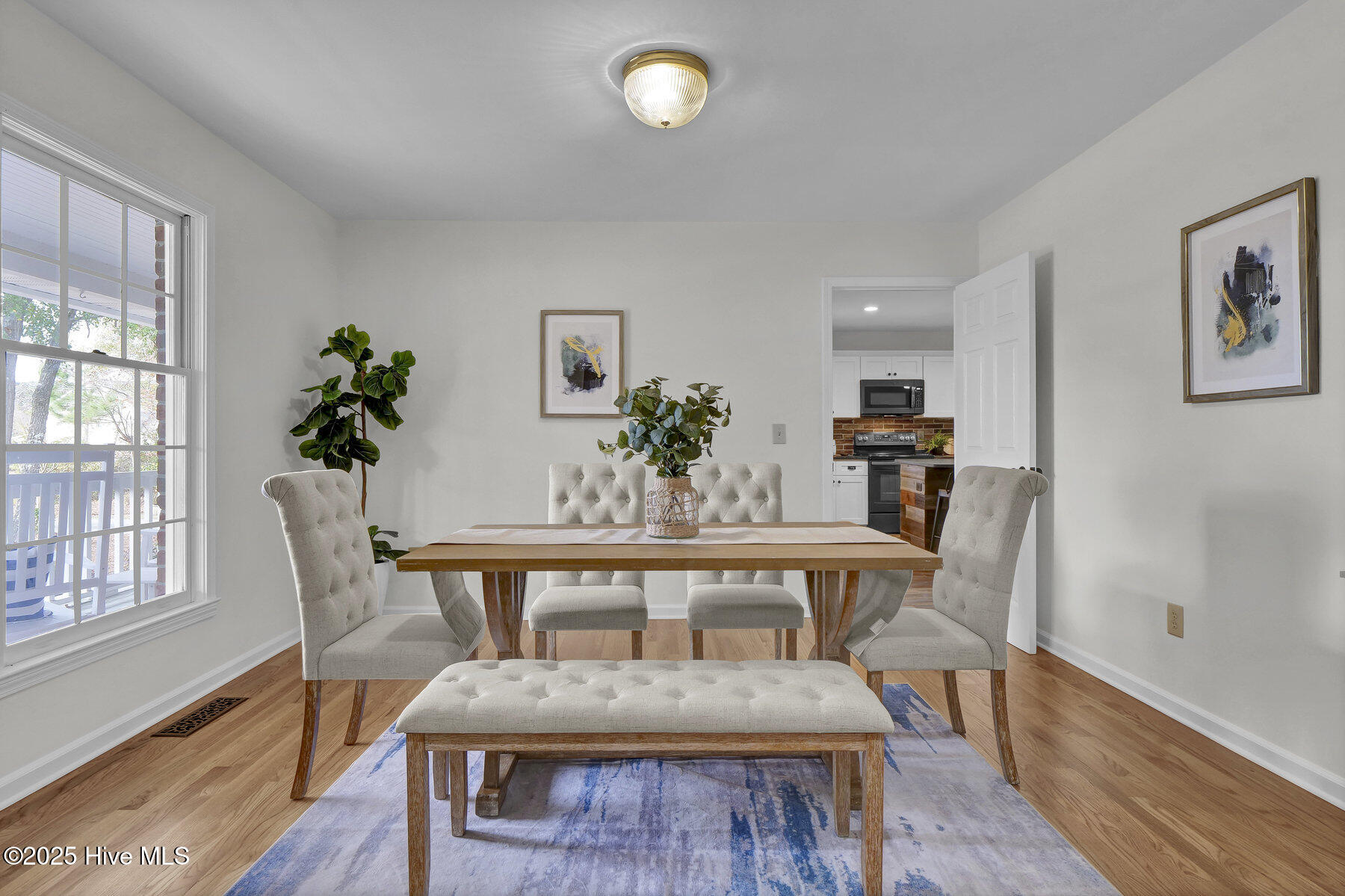 100545503 | Photo 19