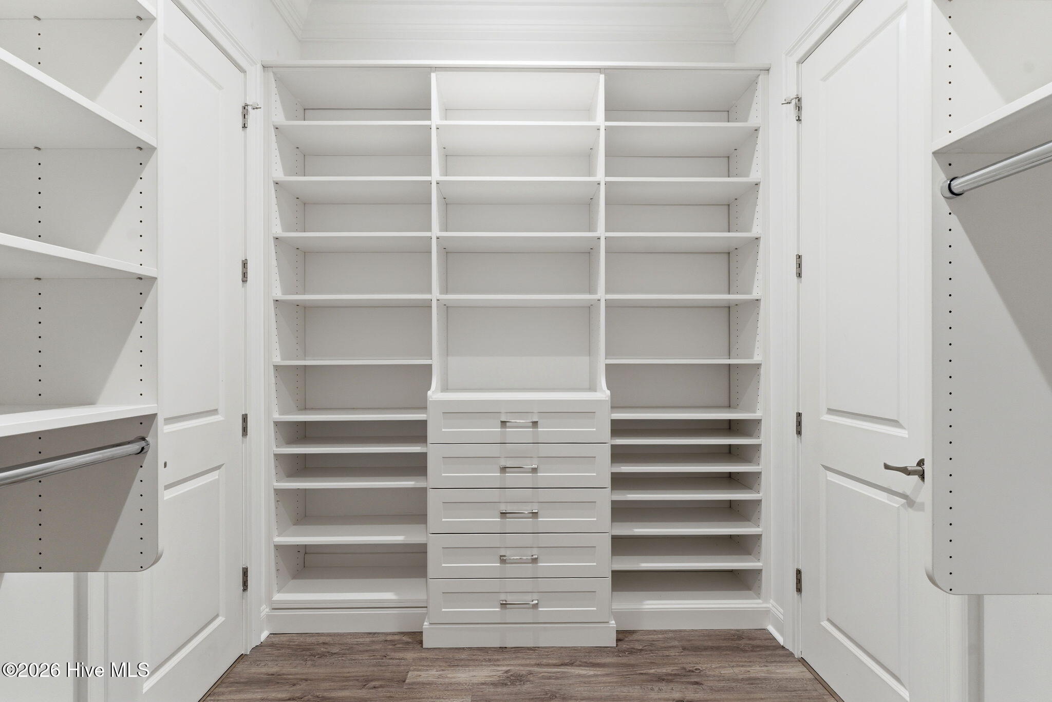 100569885 | Photo 27