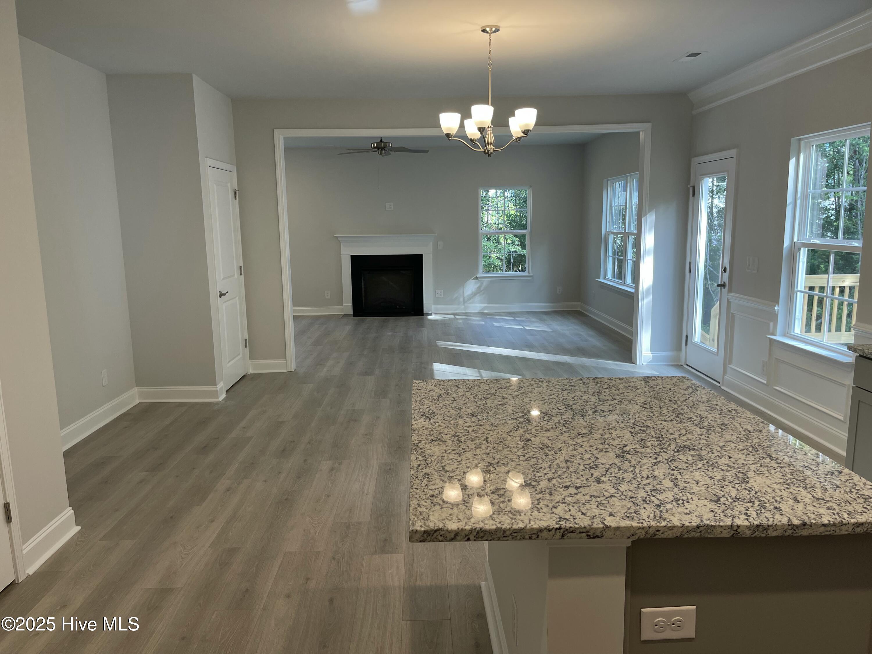 100422269 | Photo 36