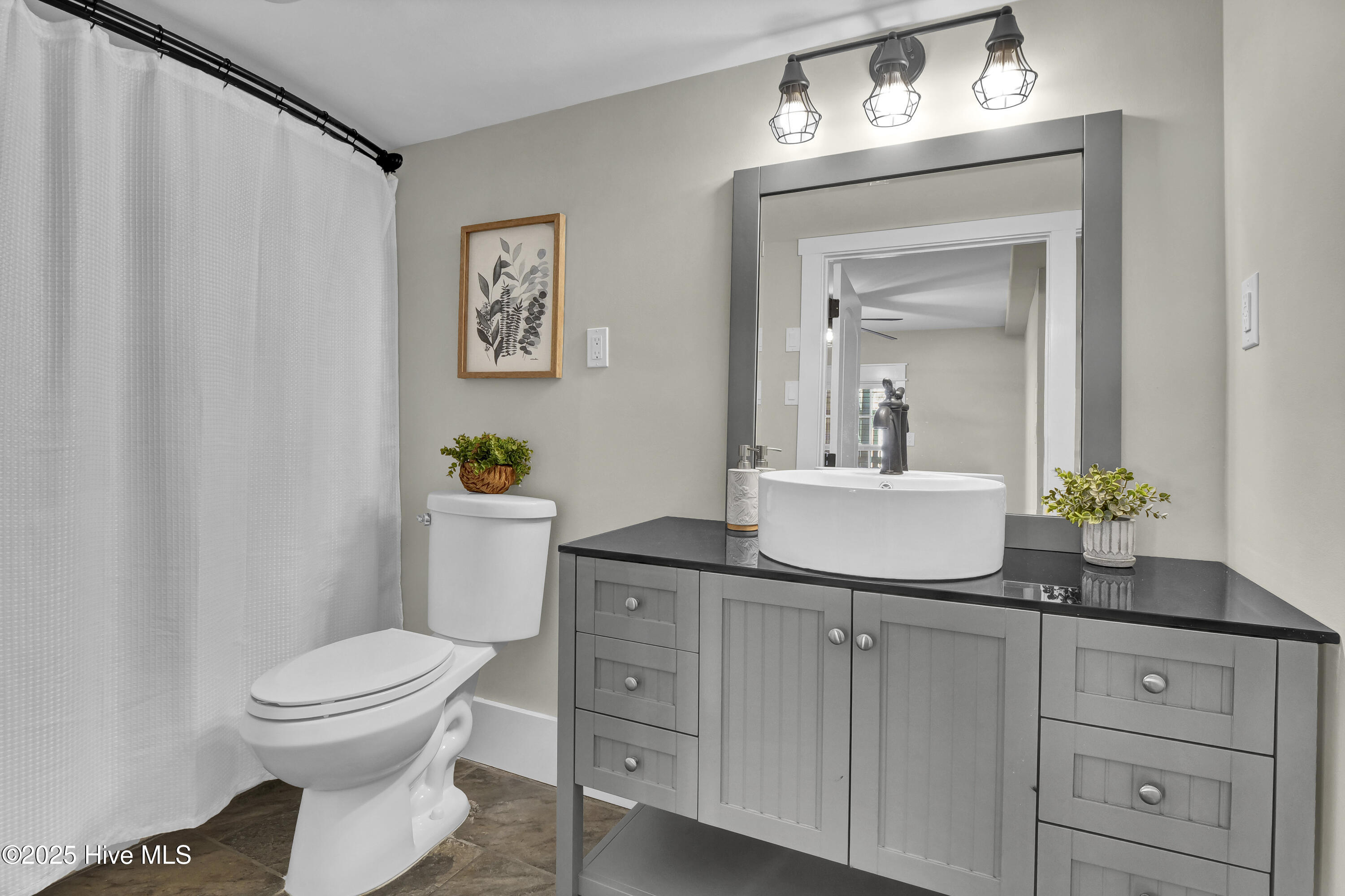 100543040 | Photo 52