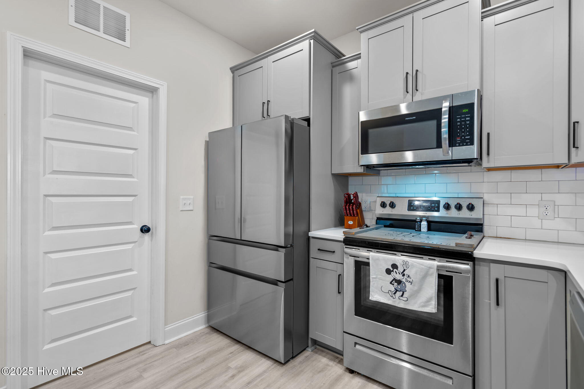 3990 Eclipse Avenue, Leland, NC 28451 – photo 6: 6-kitchen_pantry