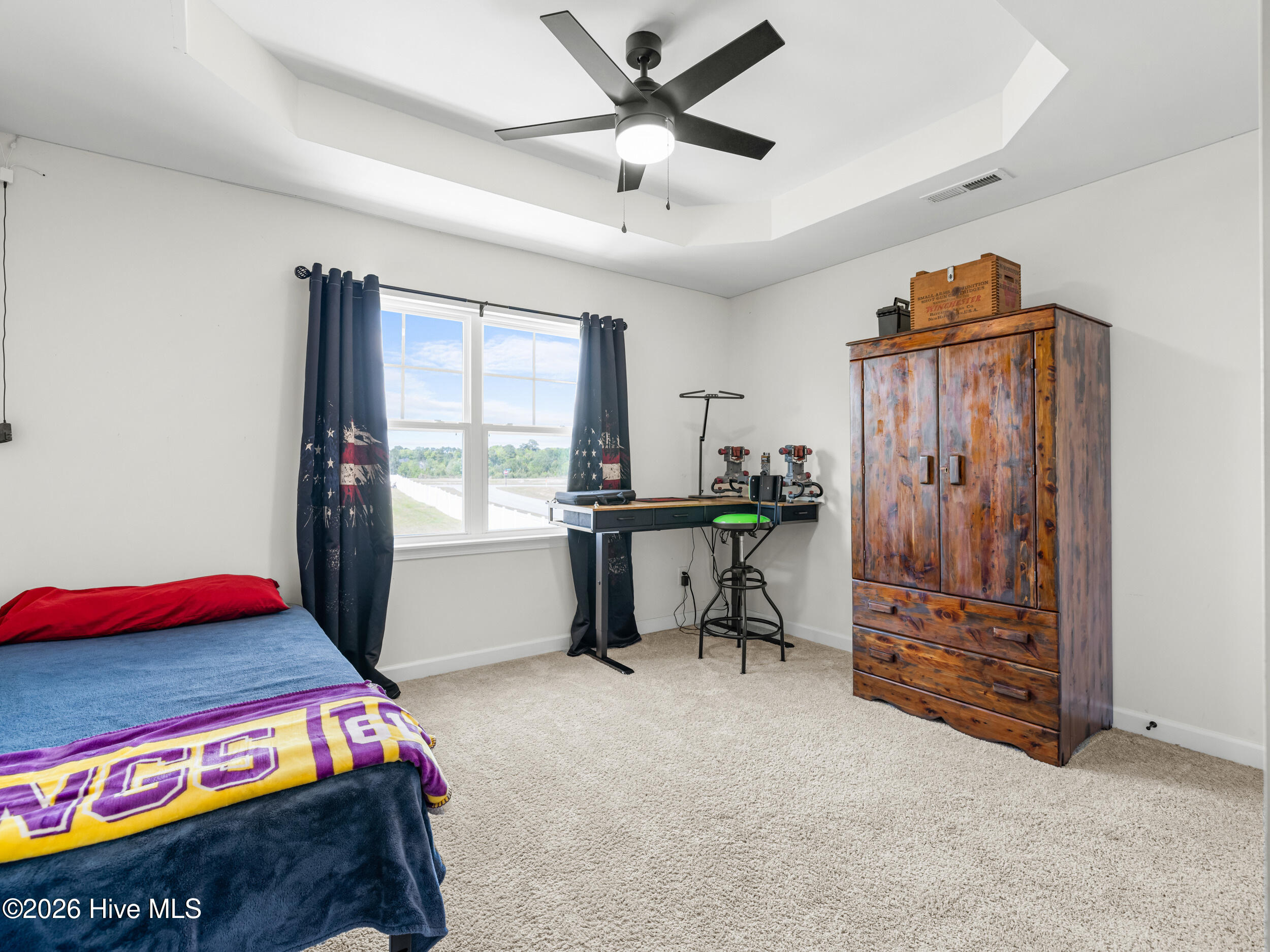 100570237 | Photo 63