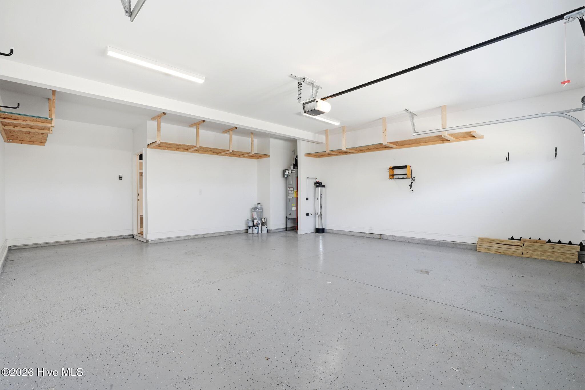 100562109 | Photo 72