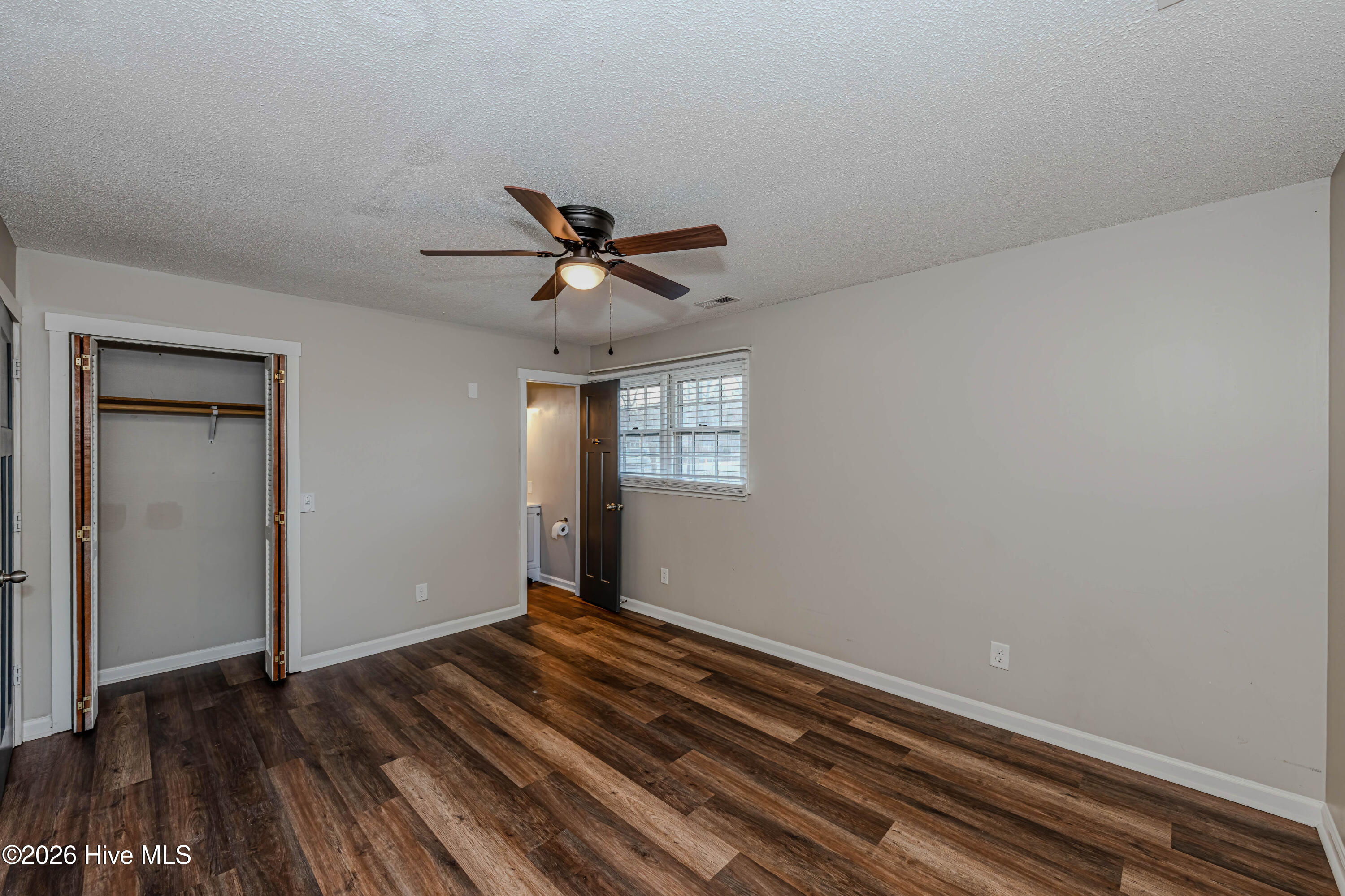 100549124 | Photo 23