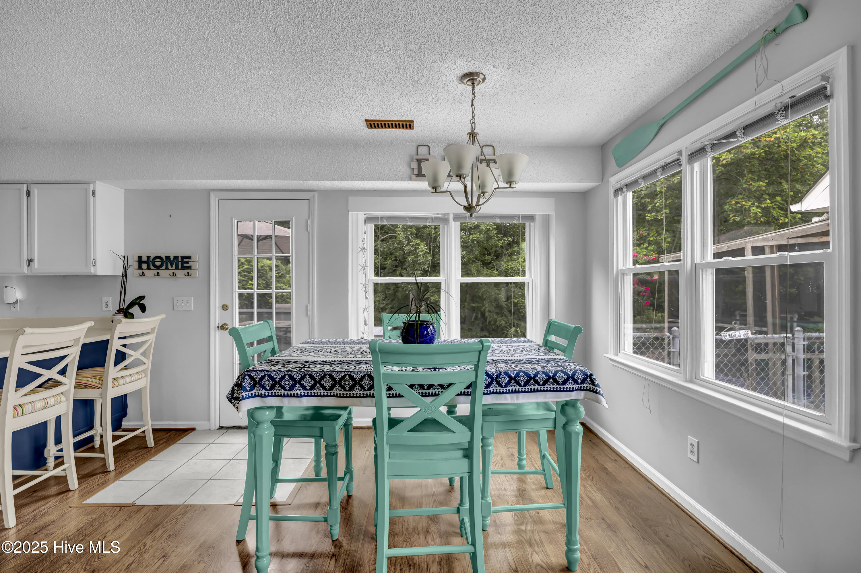 100525615 | Photo 14