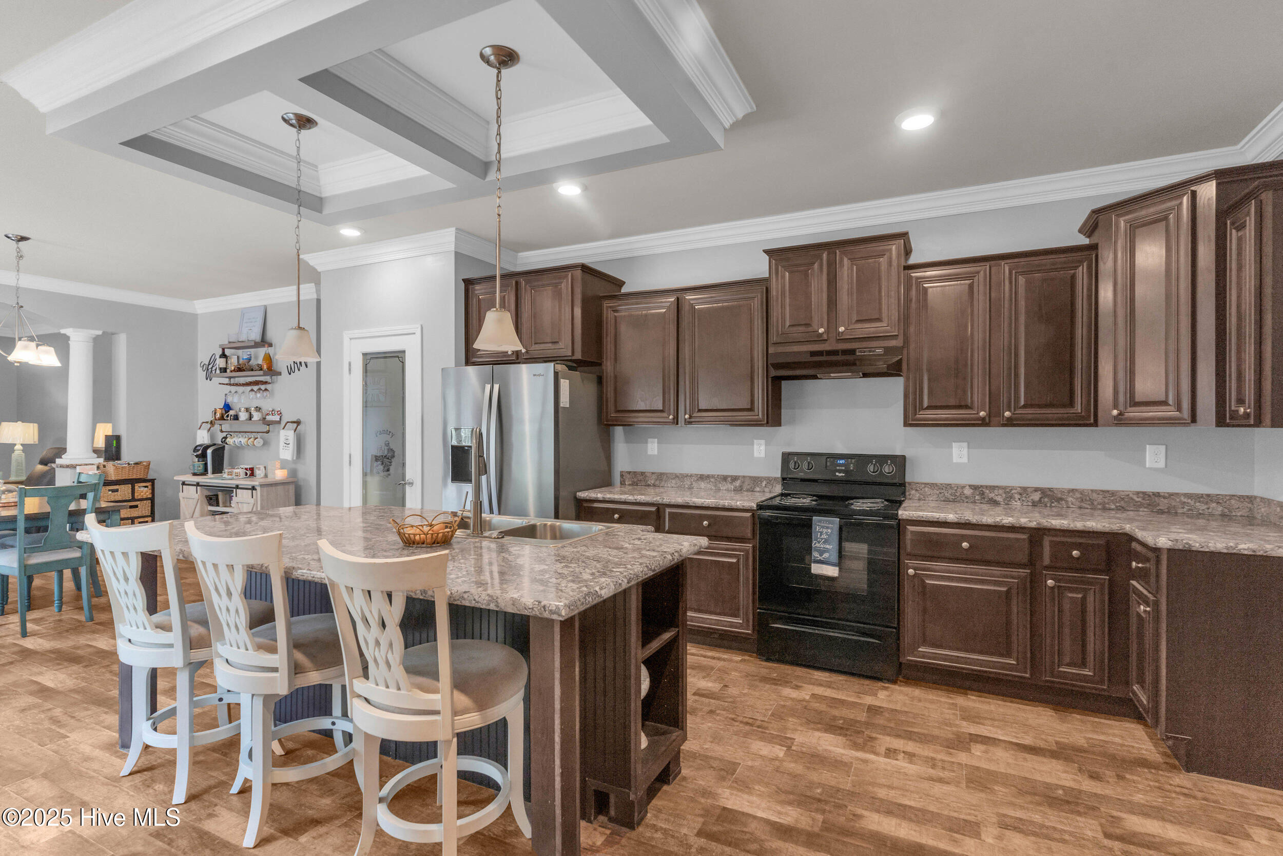 100521196 | Photo 13