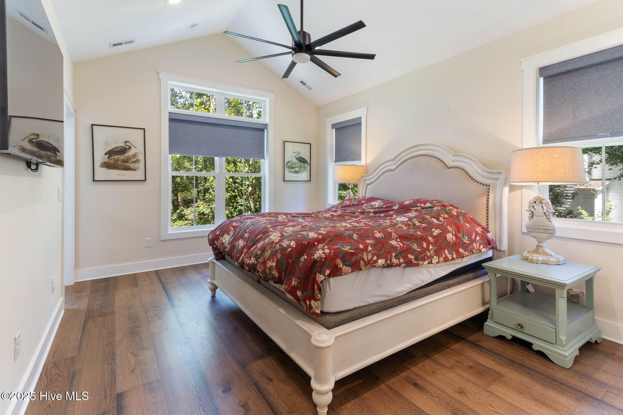 100525541 | Photo 25