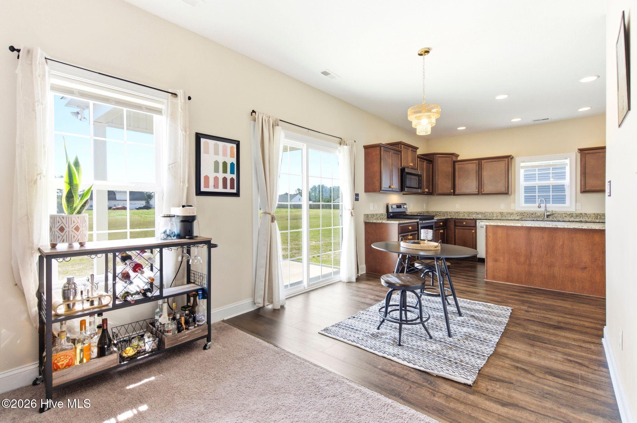 100563998 | Photo 18