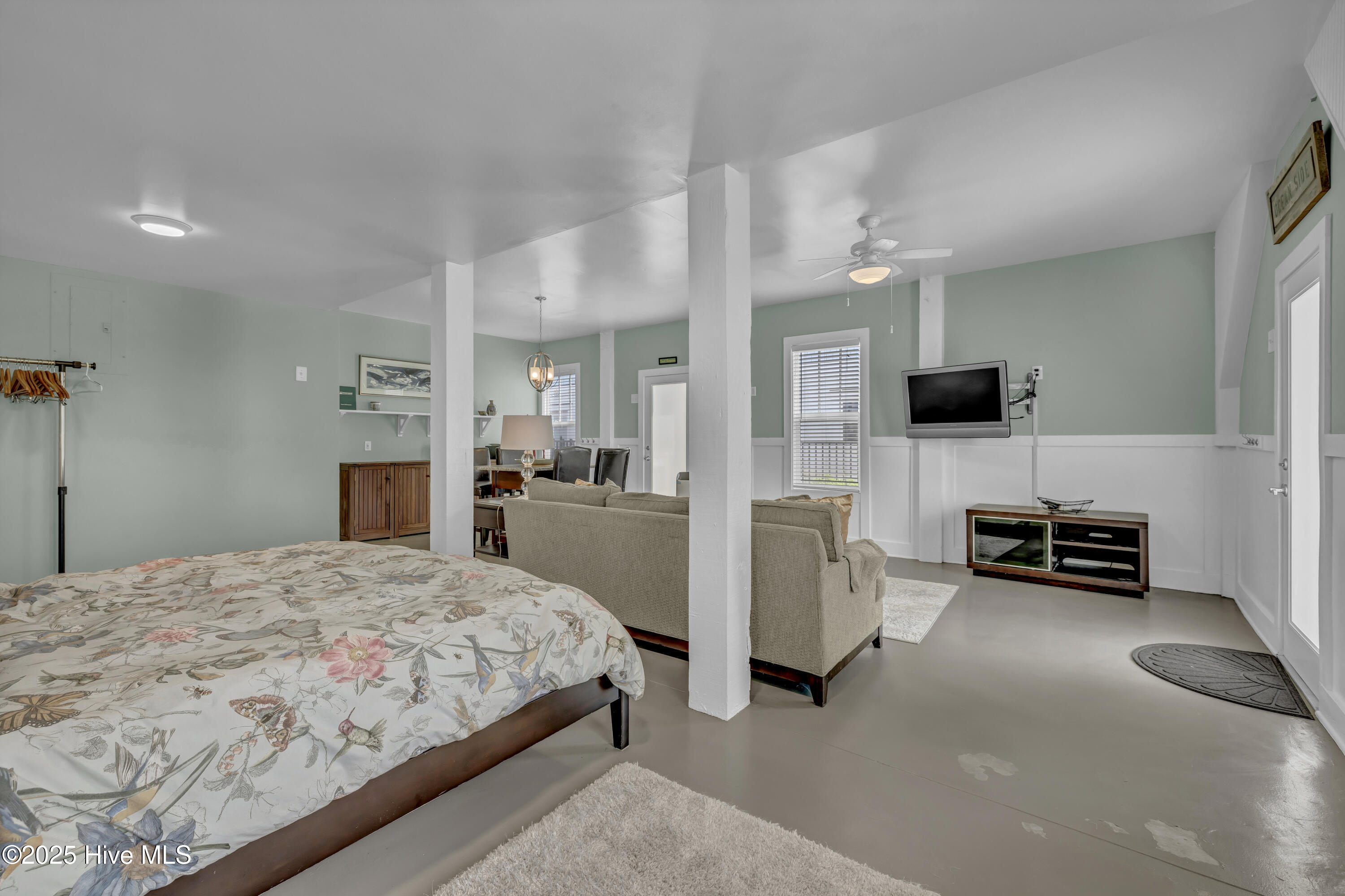 100515880 | Photo 27