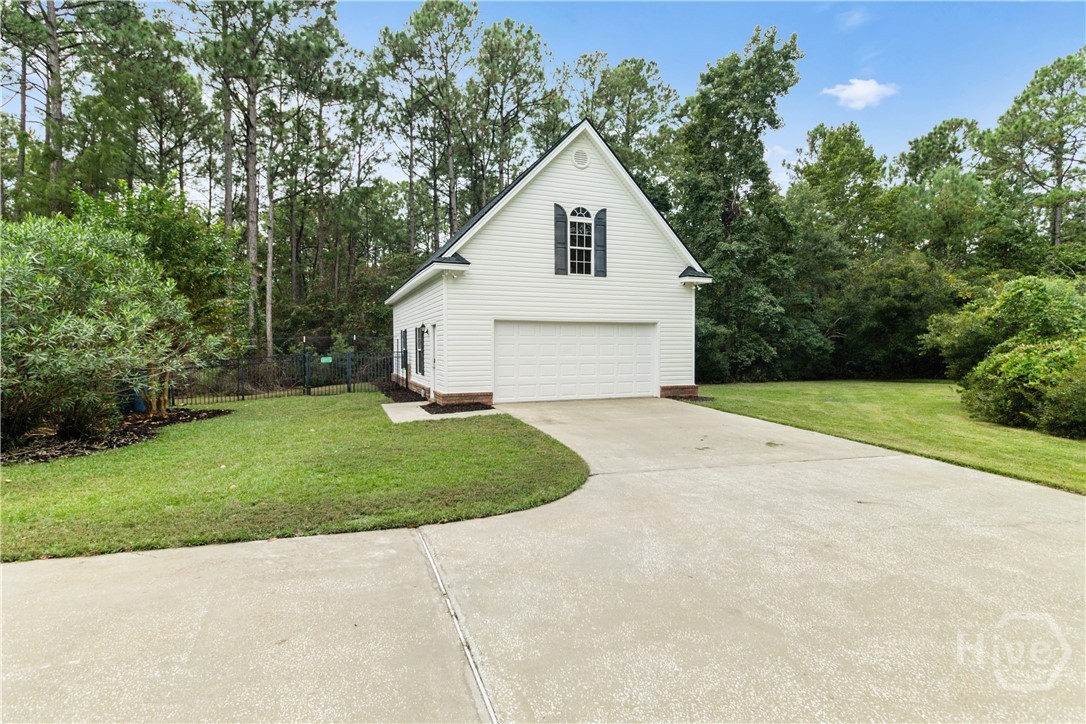 Detached Garage