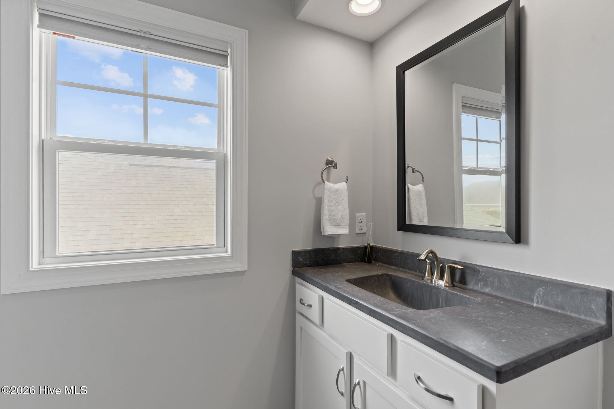 100560533 | Photo 29