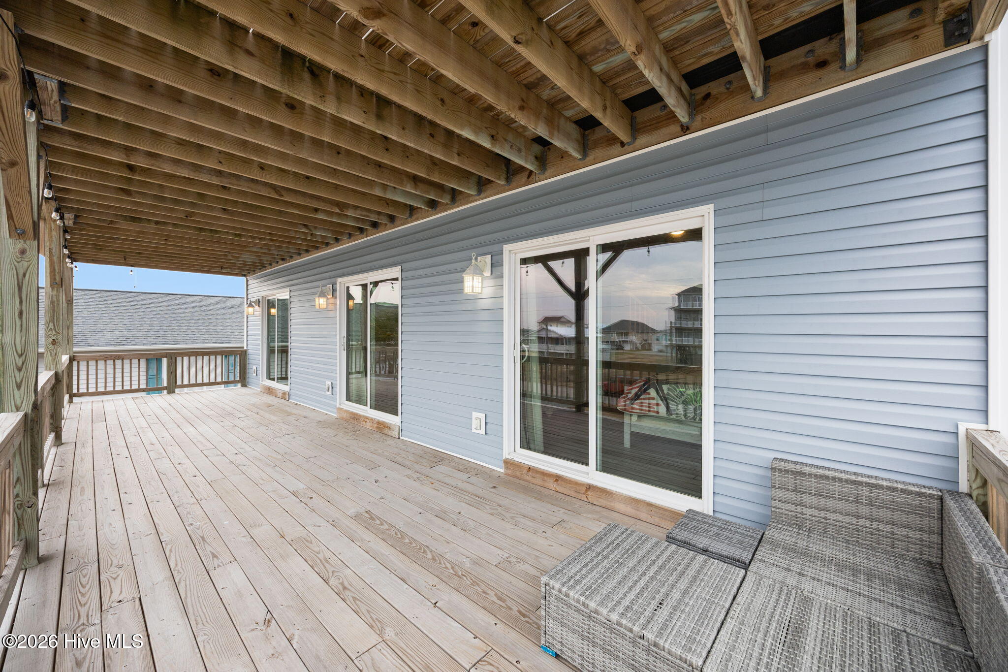 100557334 | Photo 42