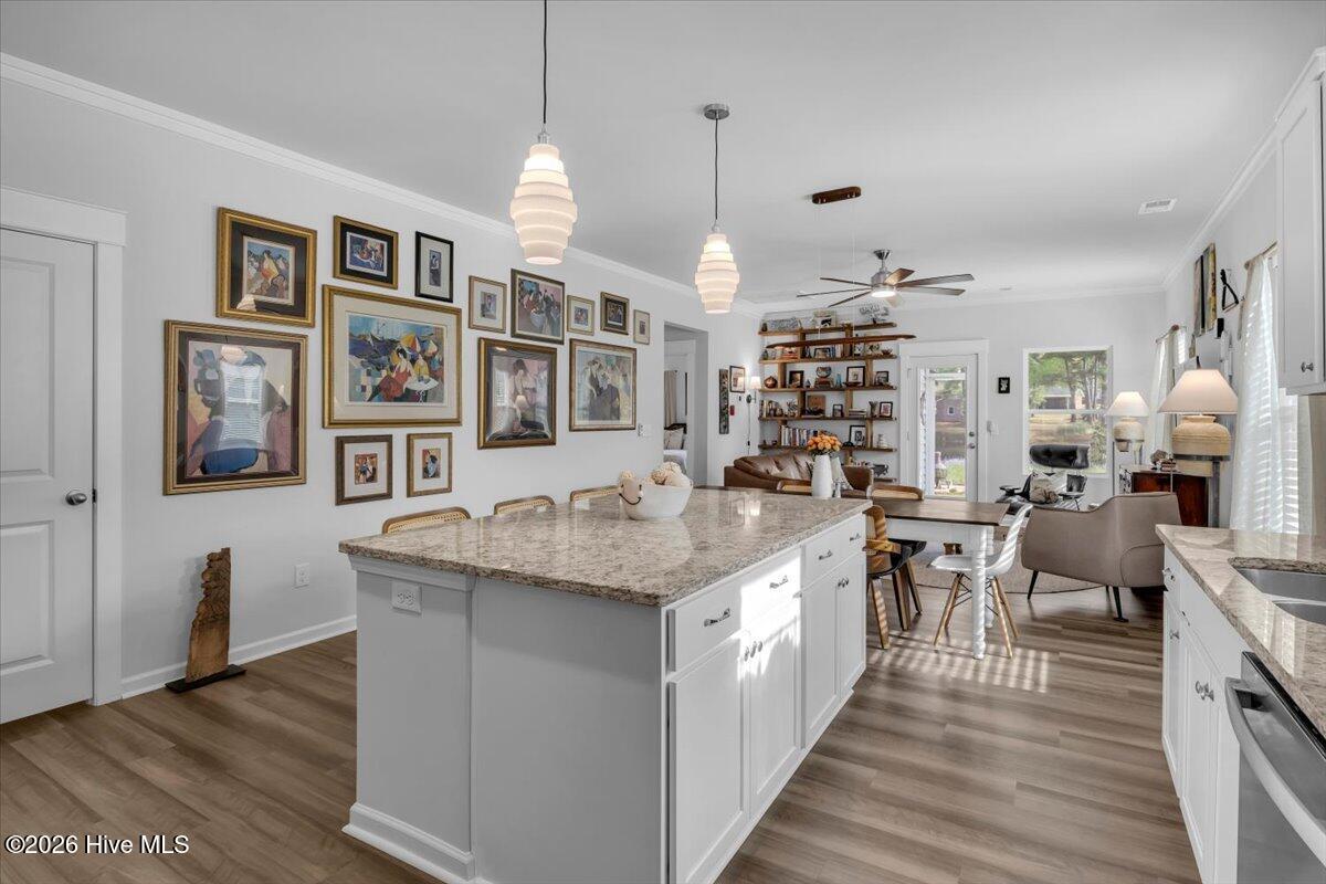 100566058 | Photo 14