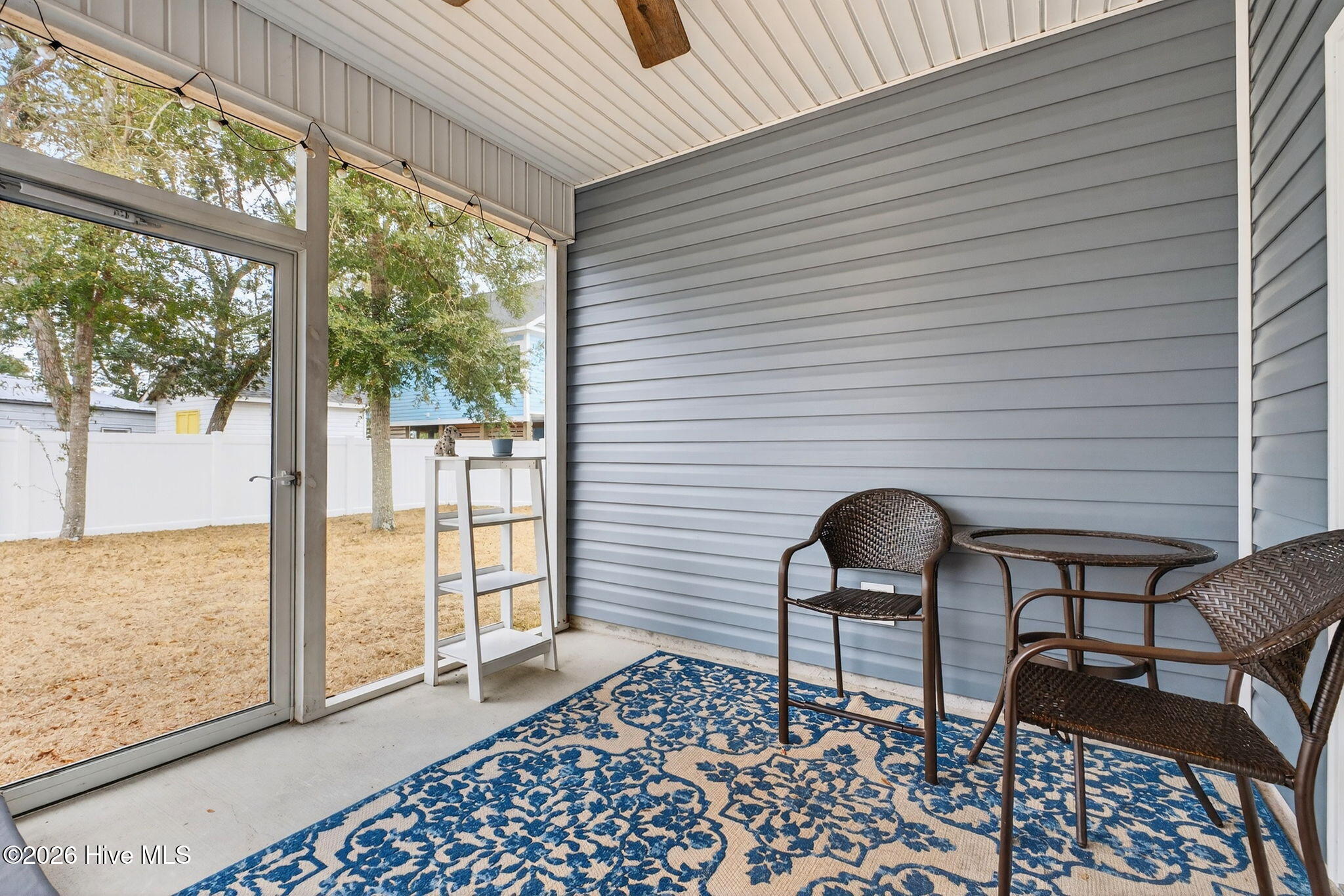 100557627 | Photo 26