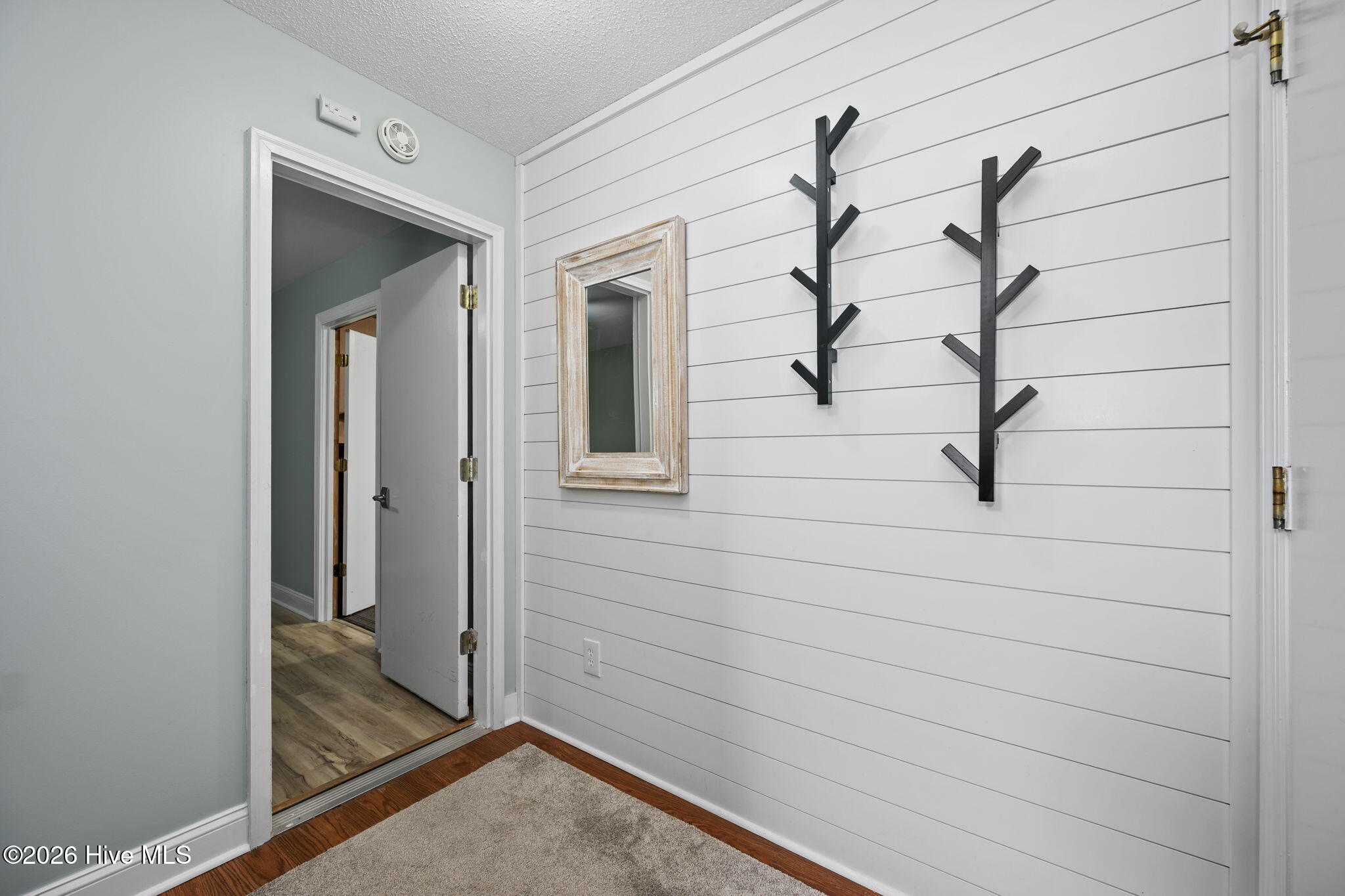 100557272 | Photo 54