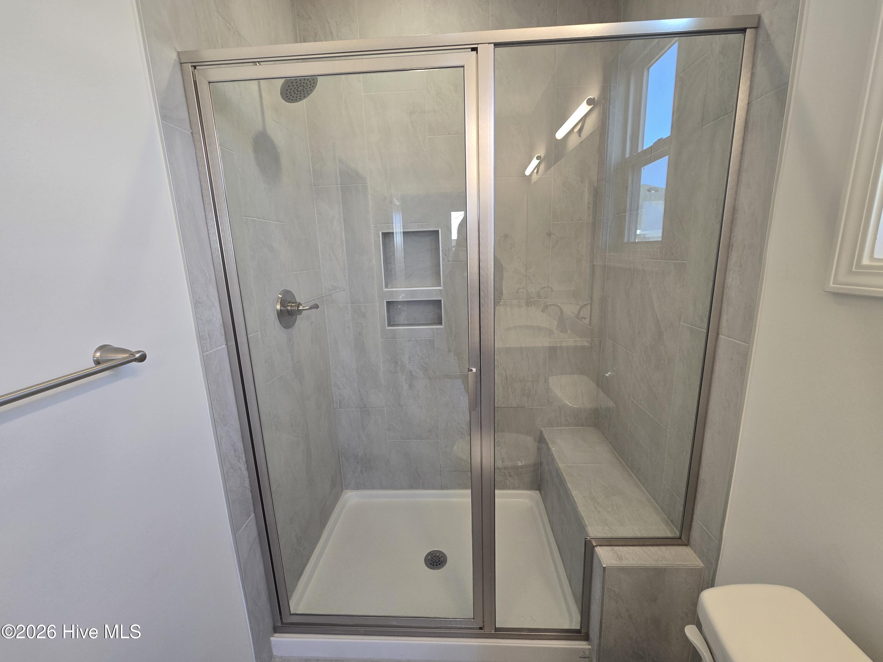 100536001 | Photo 11