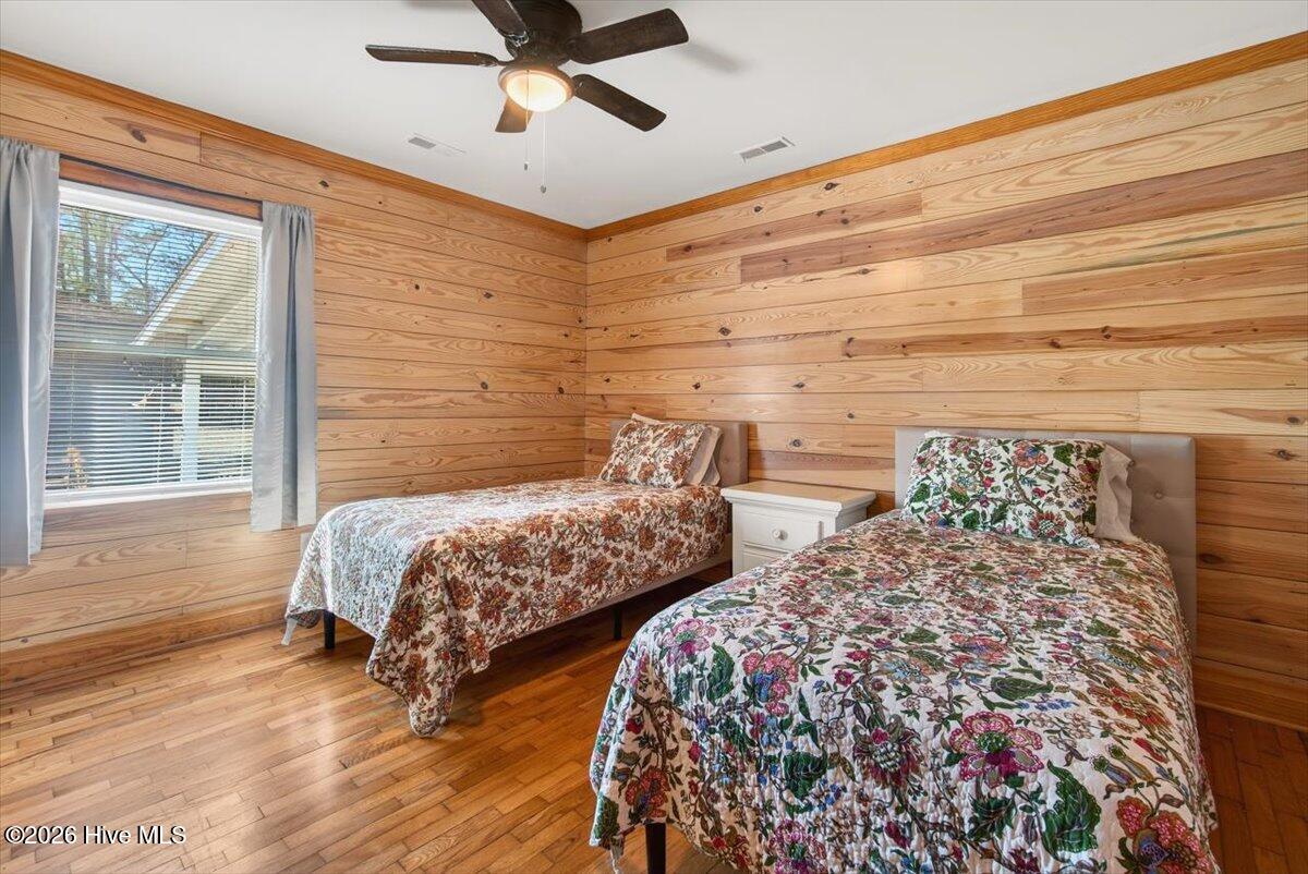 100551580 | Photo 40