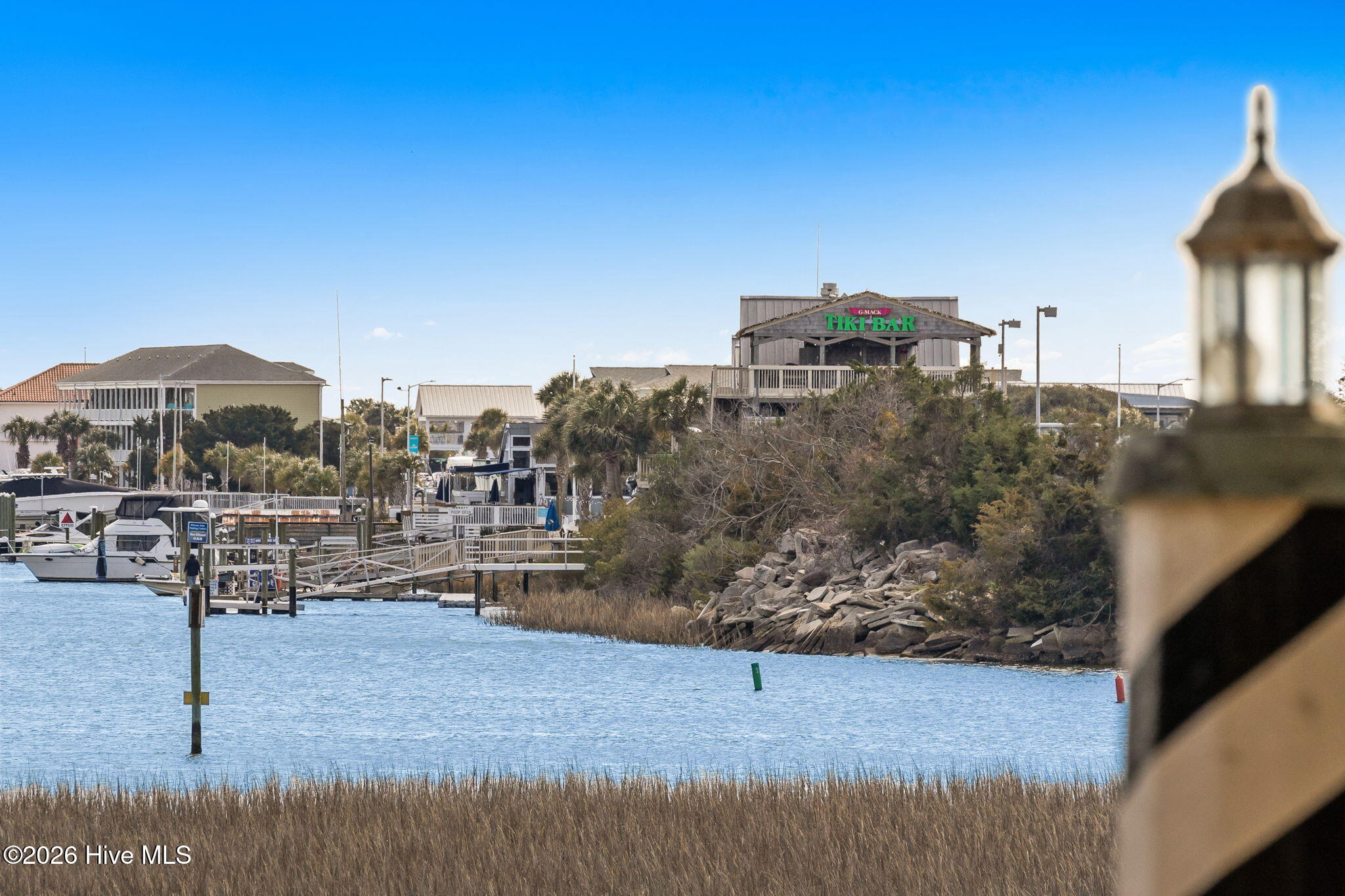 100561810 | Photo 23