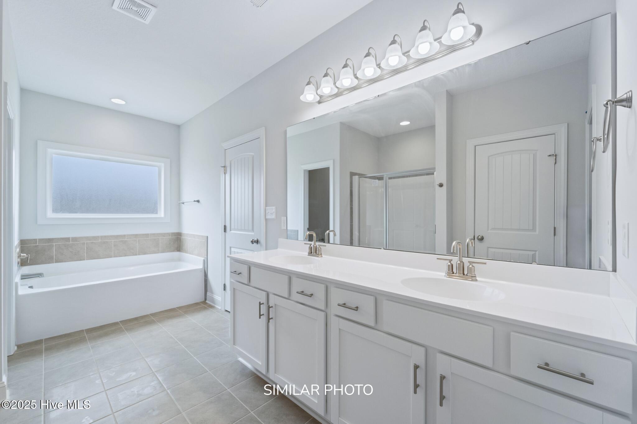 100542053 | Photo 27