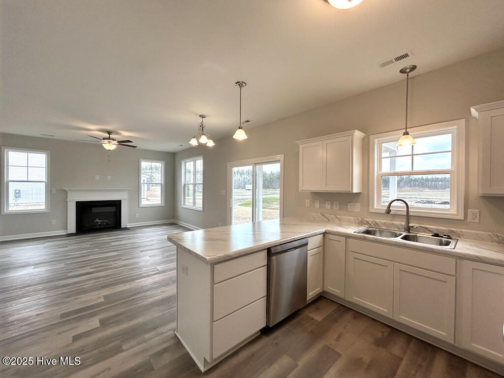 100538843 | Photo 23