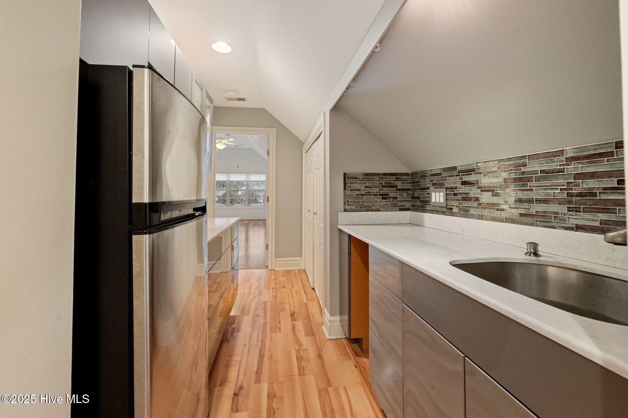 100546164 | Photo 32