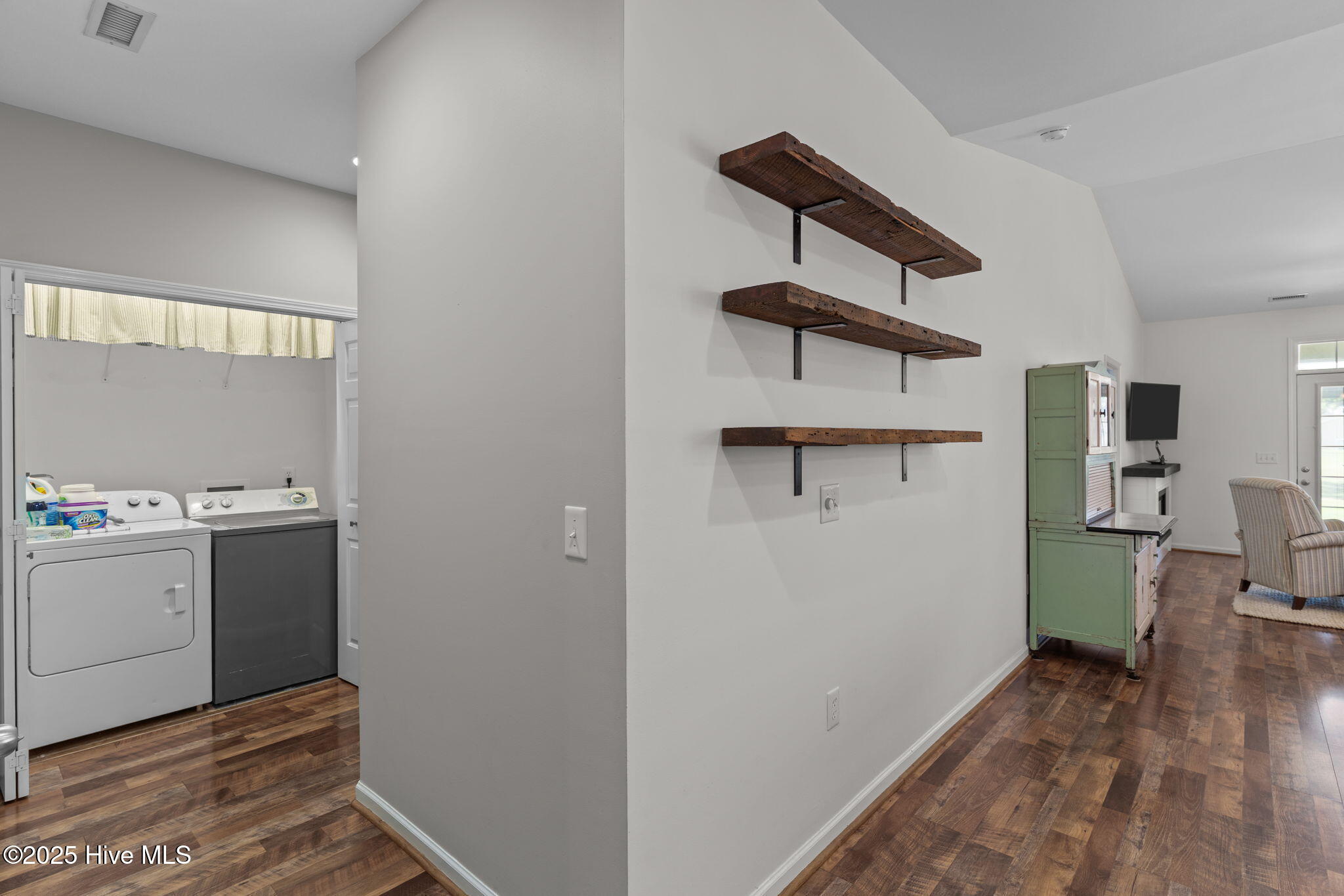 100522397 | Photo 44