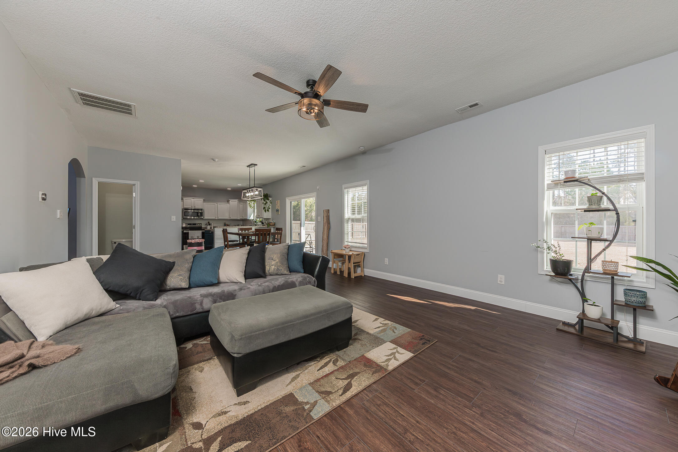 100554751 | Photo 16